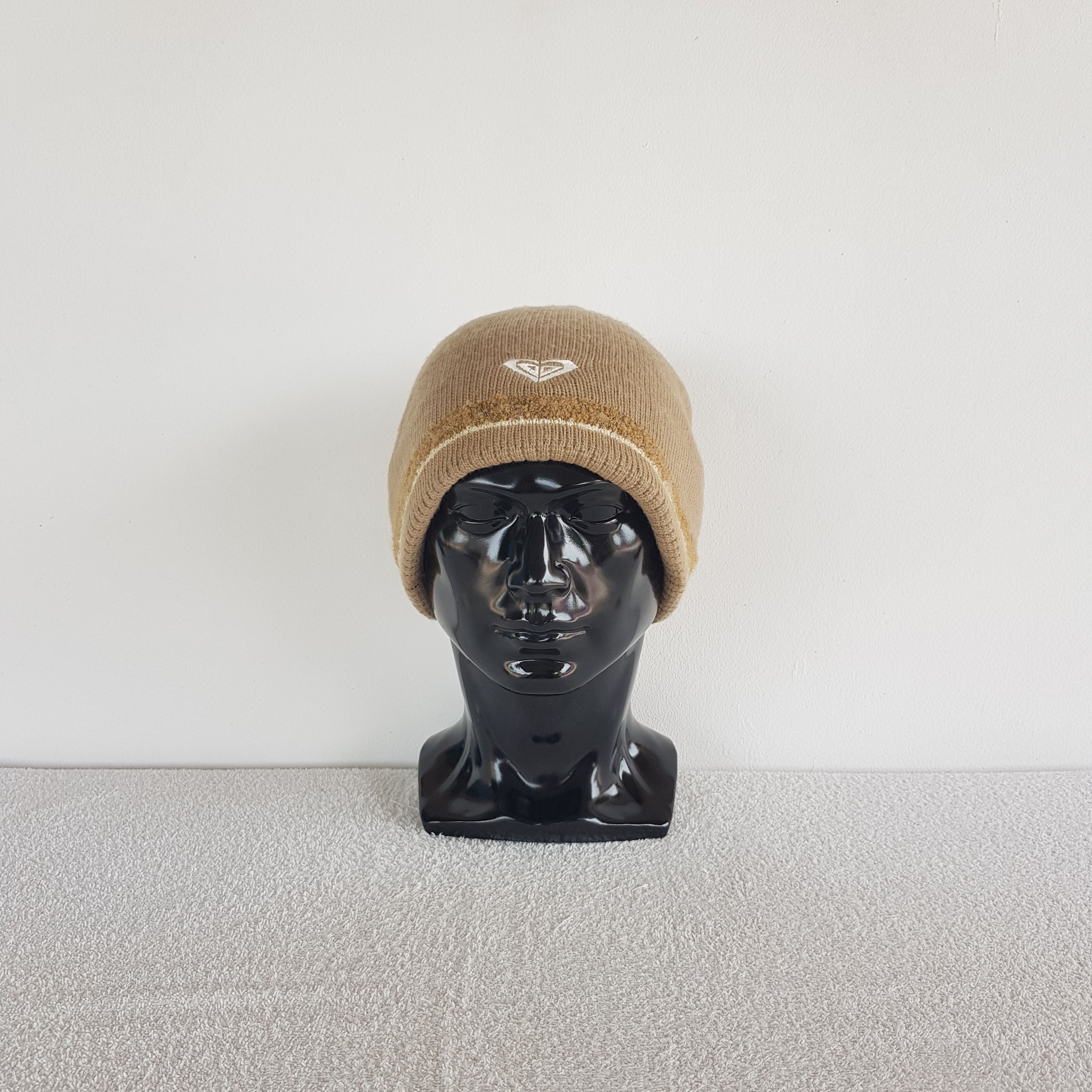 Japanese Brand Vintage Roxy Beanie Surfwear Snow Caps Hats Size ONE SIZE - 2 Thumbnail