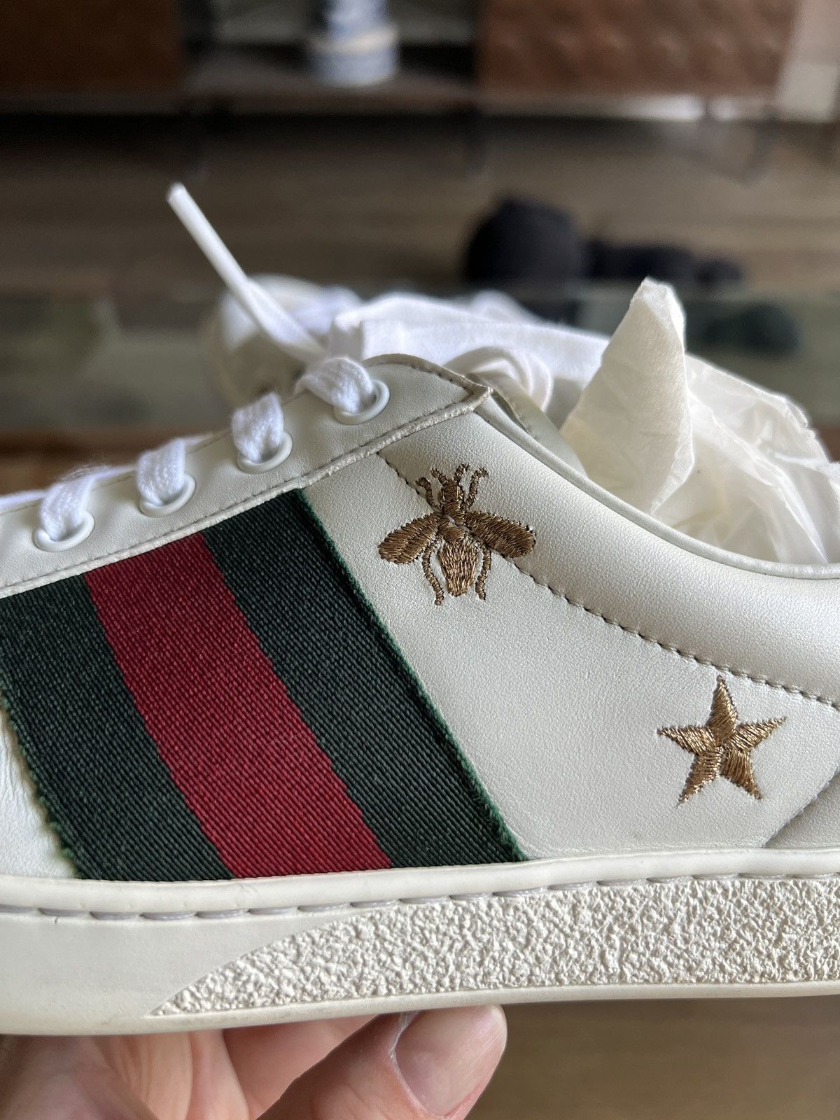 Gucci Gucci - Ace Low Top Sneaker (Embroidered Bee) Size US 8 / EU 41 - 7 Thumbnail
