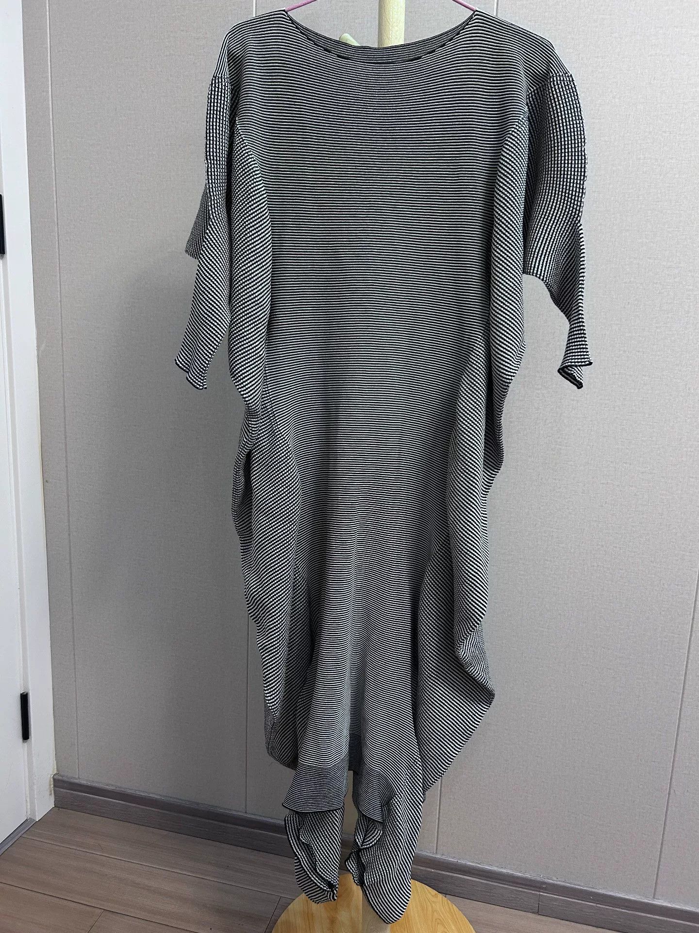 Issey Miyake Issey Miyake Versatile Knitted Garment Size M / US 6-8 / IT 42-44 - 1 Thumbnail