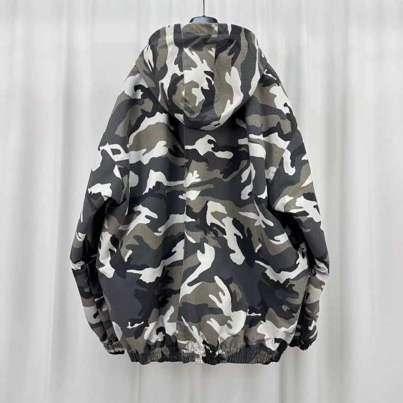 Balenciaga Balenciaga size 44 Snow Camouflage Cotton Jacket Size US S / EU 44-46 / 1 - 2 Thumbnail