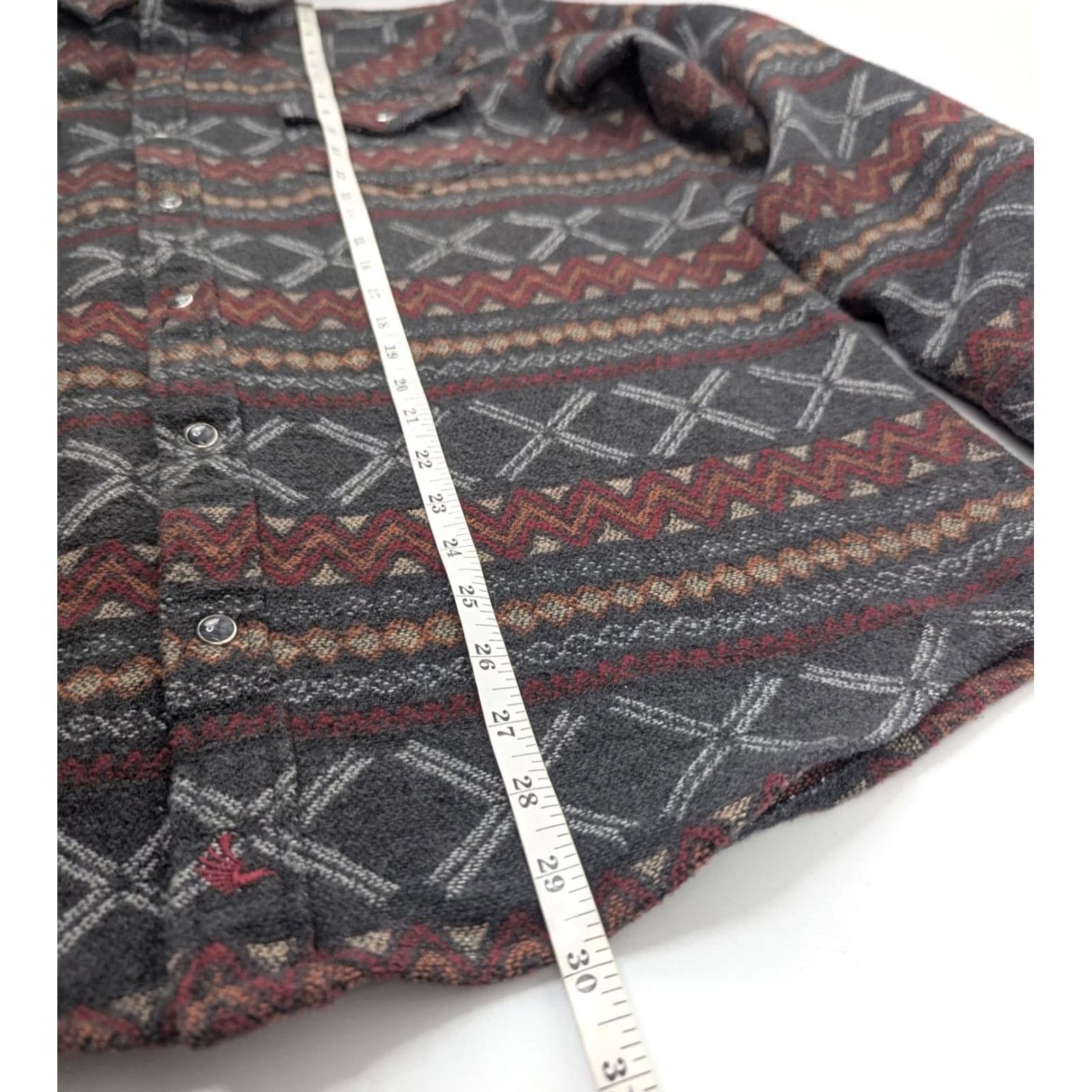 Cody James Cody James Shirt Mens L Southwestern Pearl Snap Long Sleeve Shacket Flannel Color: Gray Red Size US L / EU 52-54 / 3 - 5 Thumbnail
