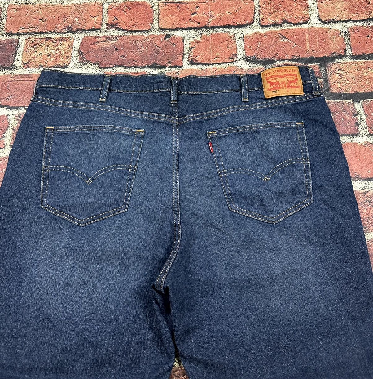 Levi's Levis 541 Jeans 46x30 Straight Leg Denim Dark Wash Stretch Size US 44 / EU 60 - 6 Thumbnail