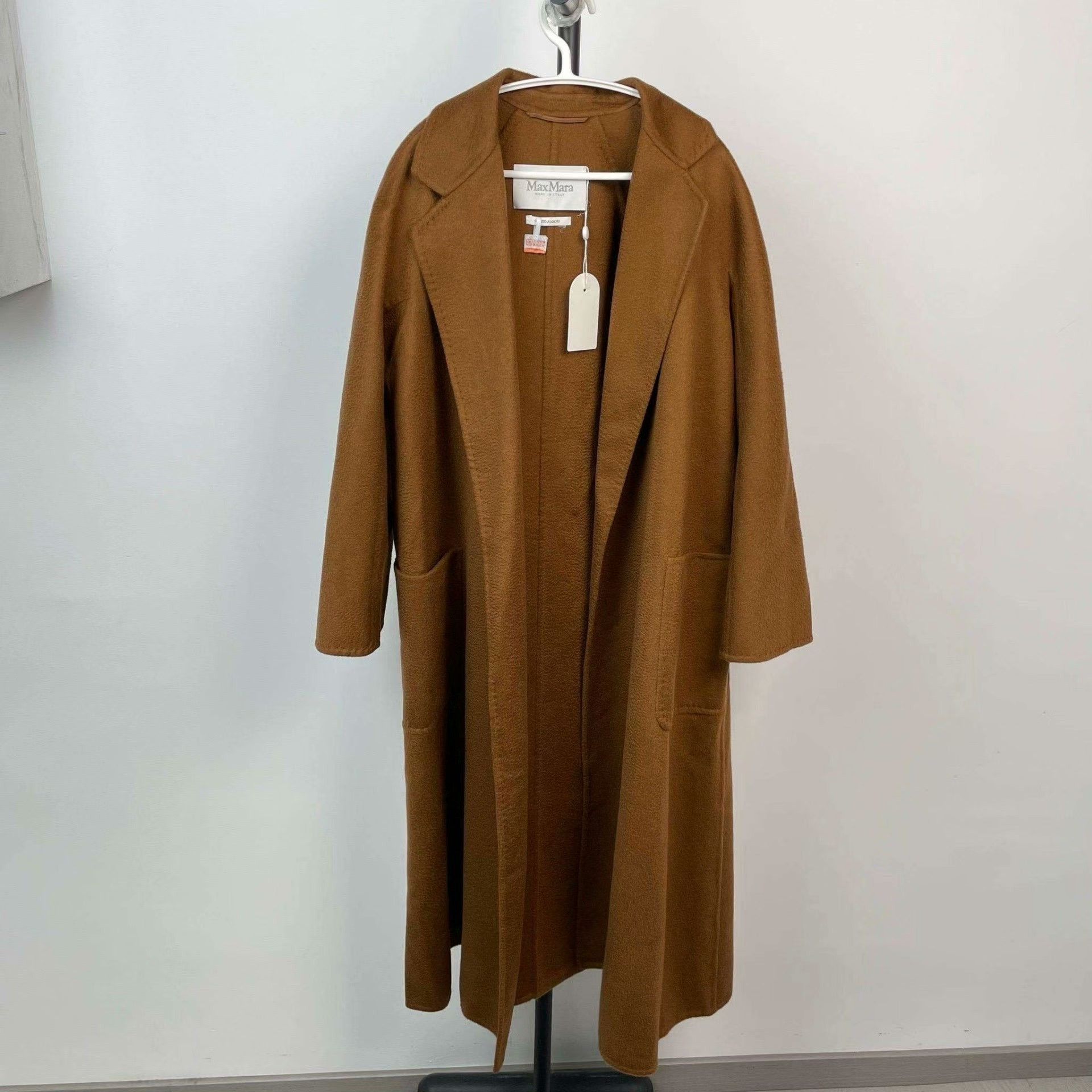 Max Mara Max Mara Brown Coat L Women Size L / US 10 / IT 46 - 1 Thumbnail