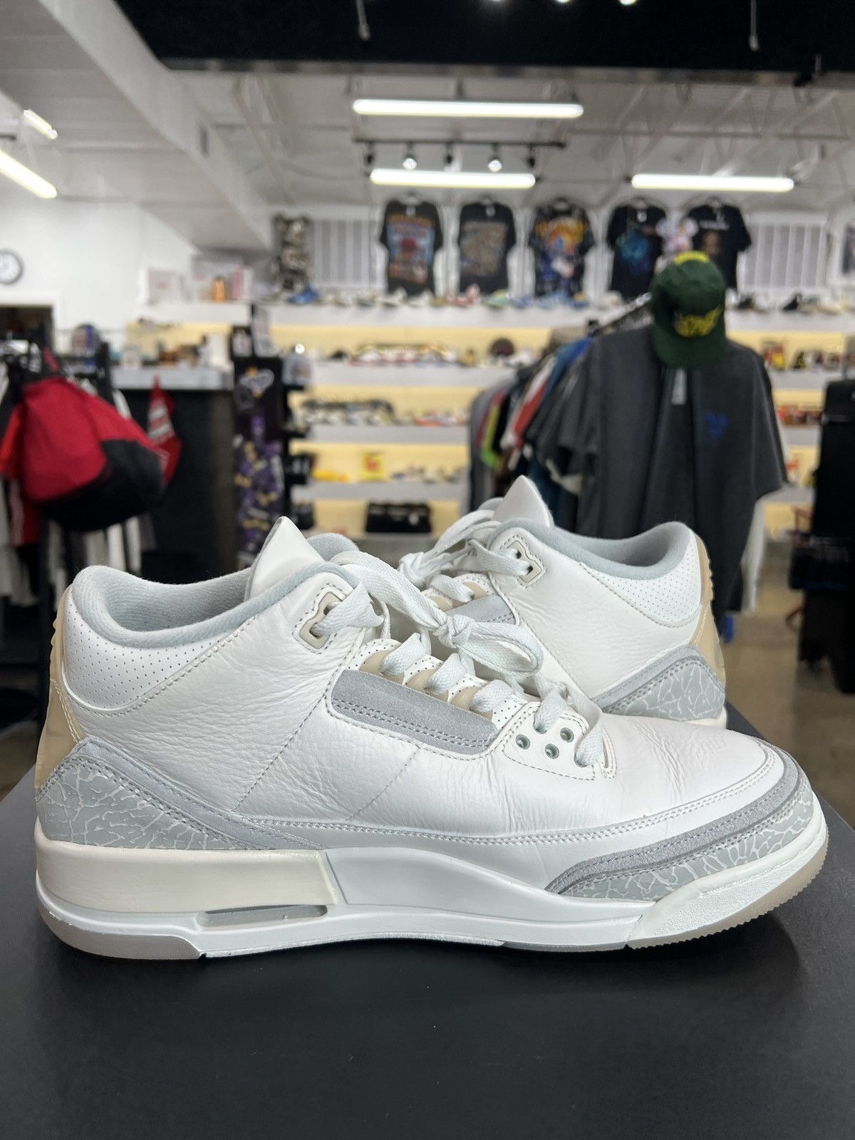 Jordan Brand Air Jordan 3 Craft Ivory Sz. 11.5 (2024) Size US 11.5 / EU 44-45 - 4 Thumbnail