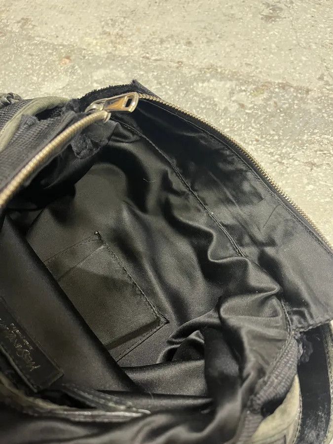 Yves Saint Laurent 2000s Yves Saint Laurent Zip Black Handle Bag Size ONE SIZE - 10 Thumbnail