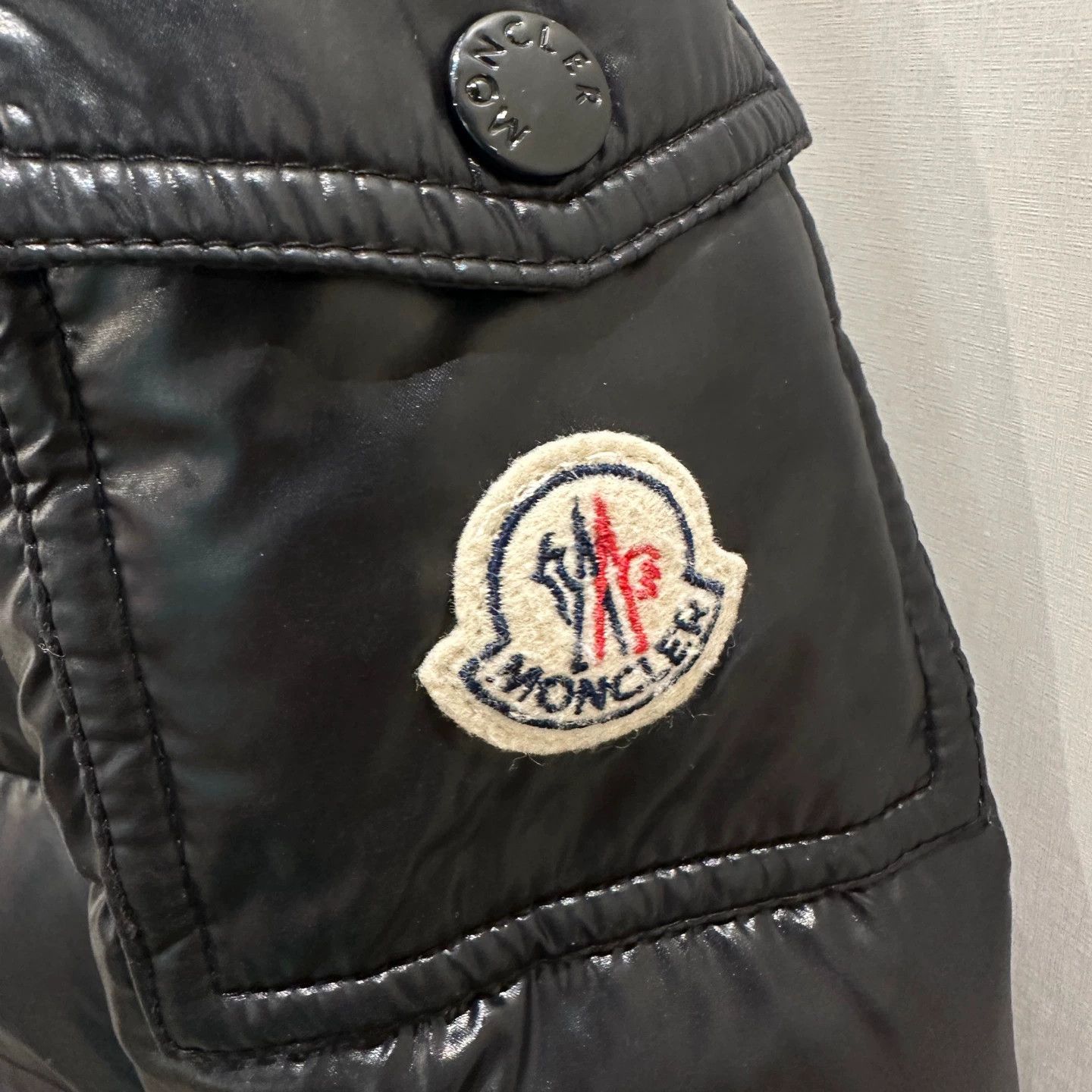 Moncler Moncler apr522 Moka Long Logo Puffer 1 White Gd Size S / US 4 / IT 40 - 6 Thumbnail