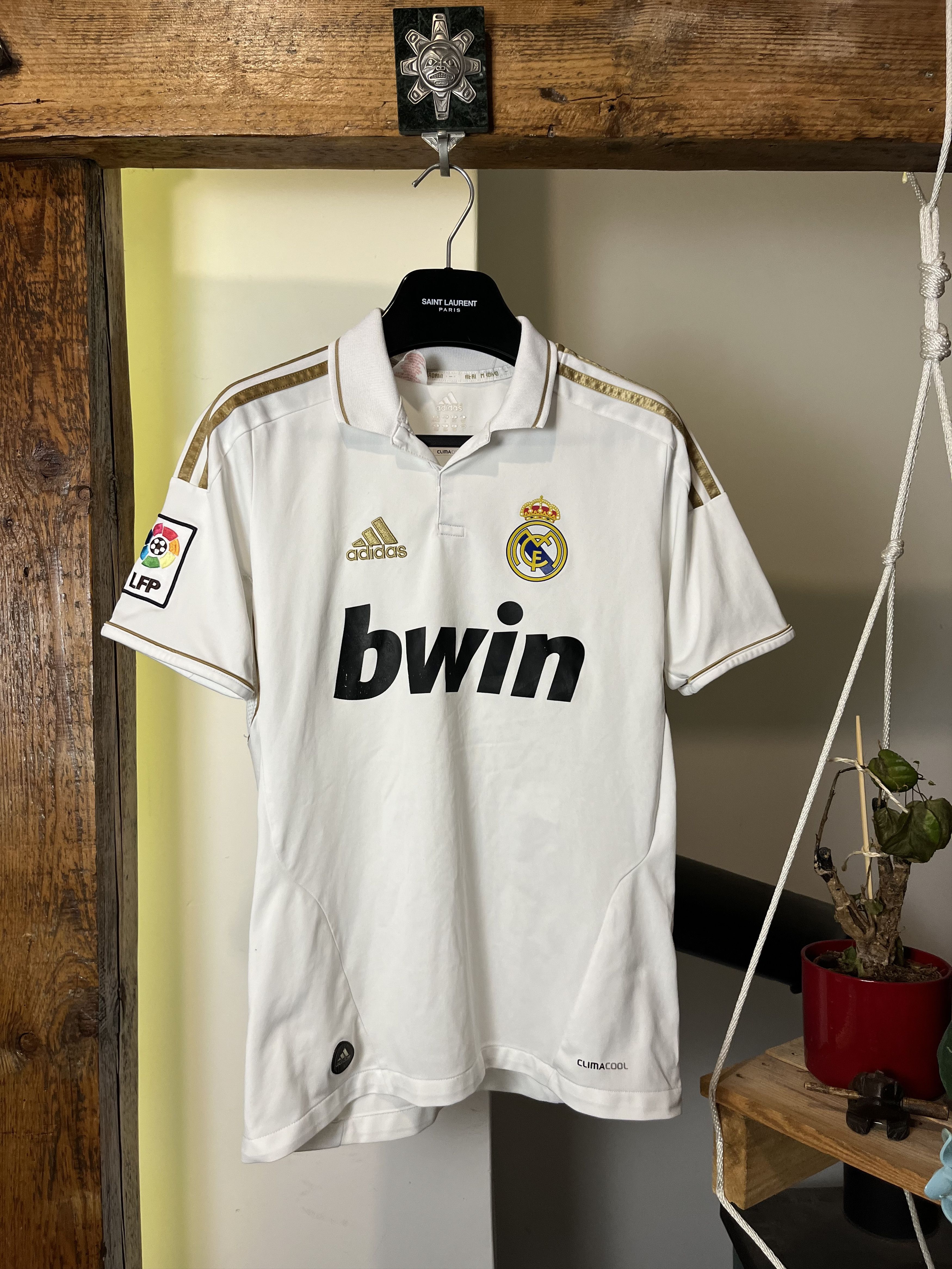 Adidas Adidas Real Madrid 2011-12 Home Soccer Kit Size US S / EU 44-46 / 1 - 1 Thumbnail