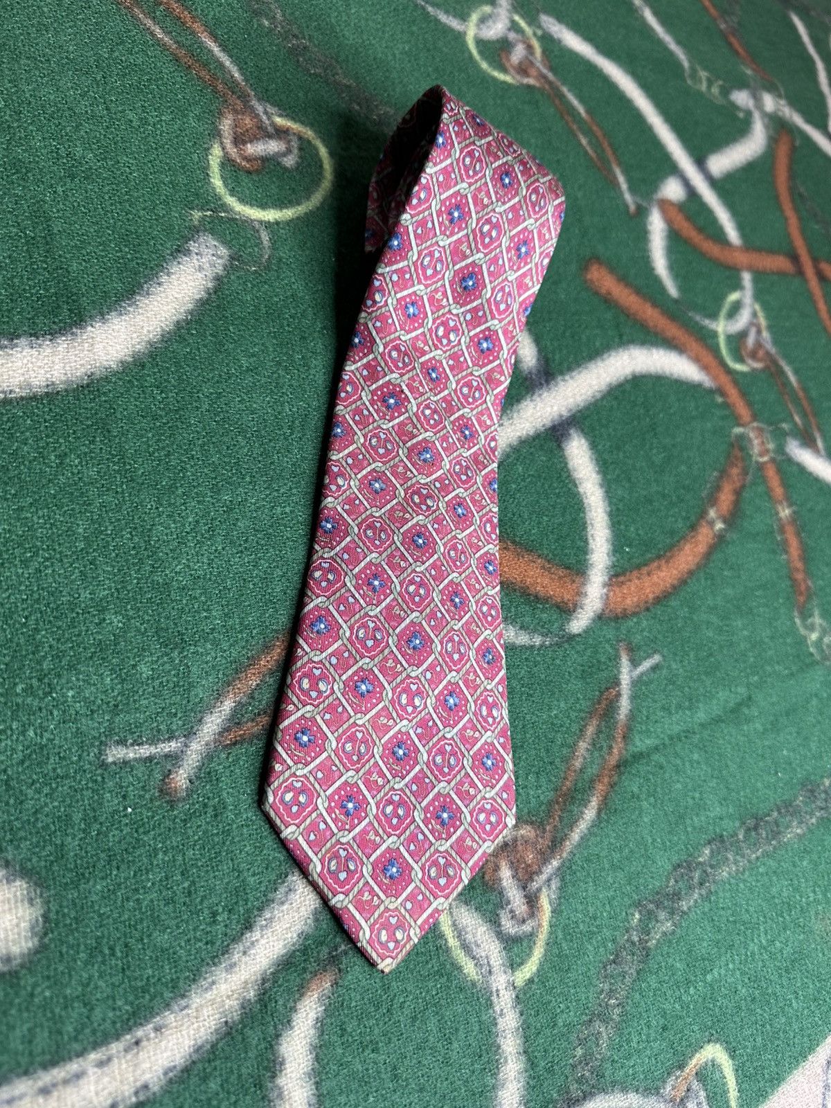 Hermes Hermès Paris 100% Silk Tie Red Geometric Floral Pattern Size ONE SIZE - 1 Thumbnail