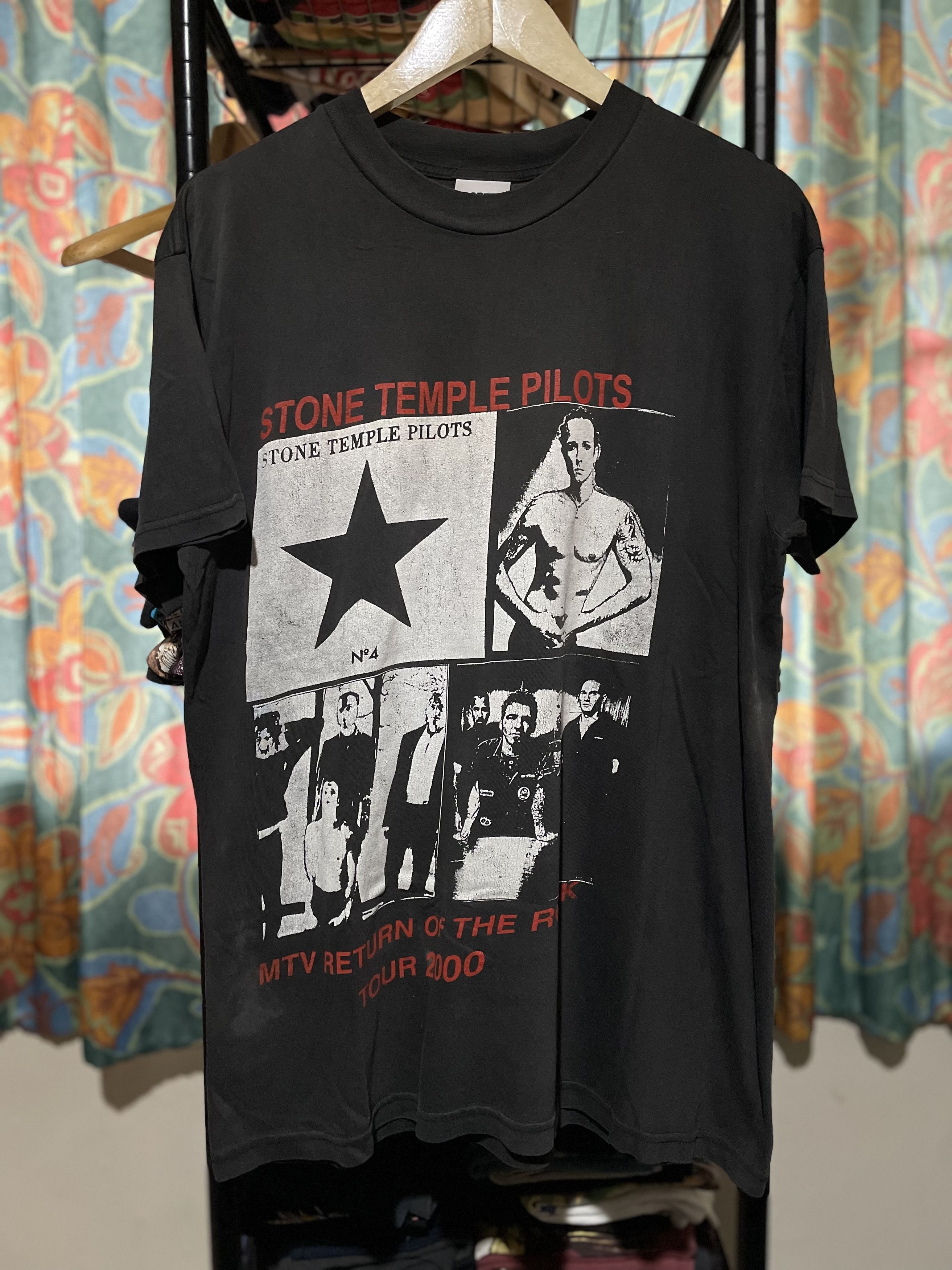 image of Band Tees x Rock T Shirt Vintage Stone Temple Pilots & Godsmack Tour 2000' in Black (Size Large)