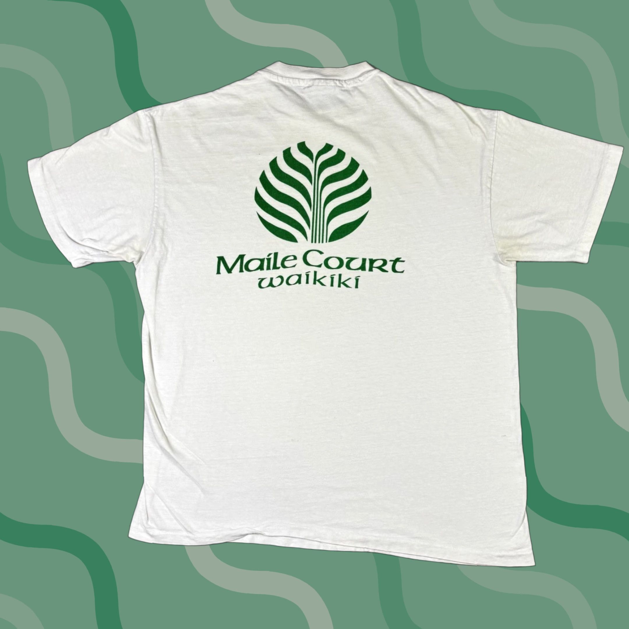 Hanes VINTAGE Waikiki Hawaii T Shirt Double Sided White Single Stitch size XL 90s Size US XL / EU 56 / 4 - 1 Thumbnail