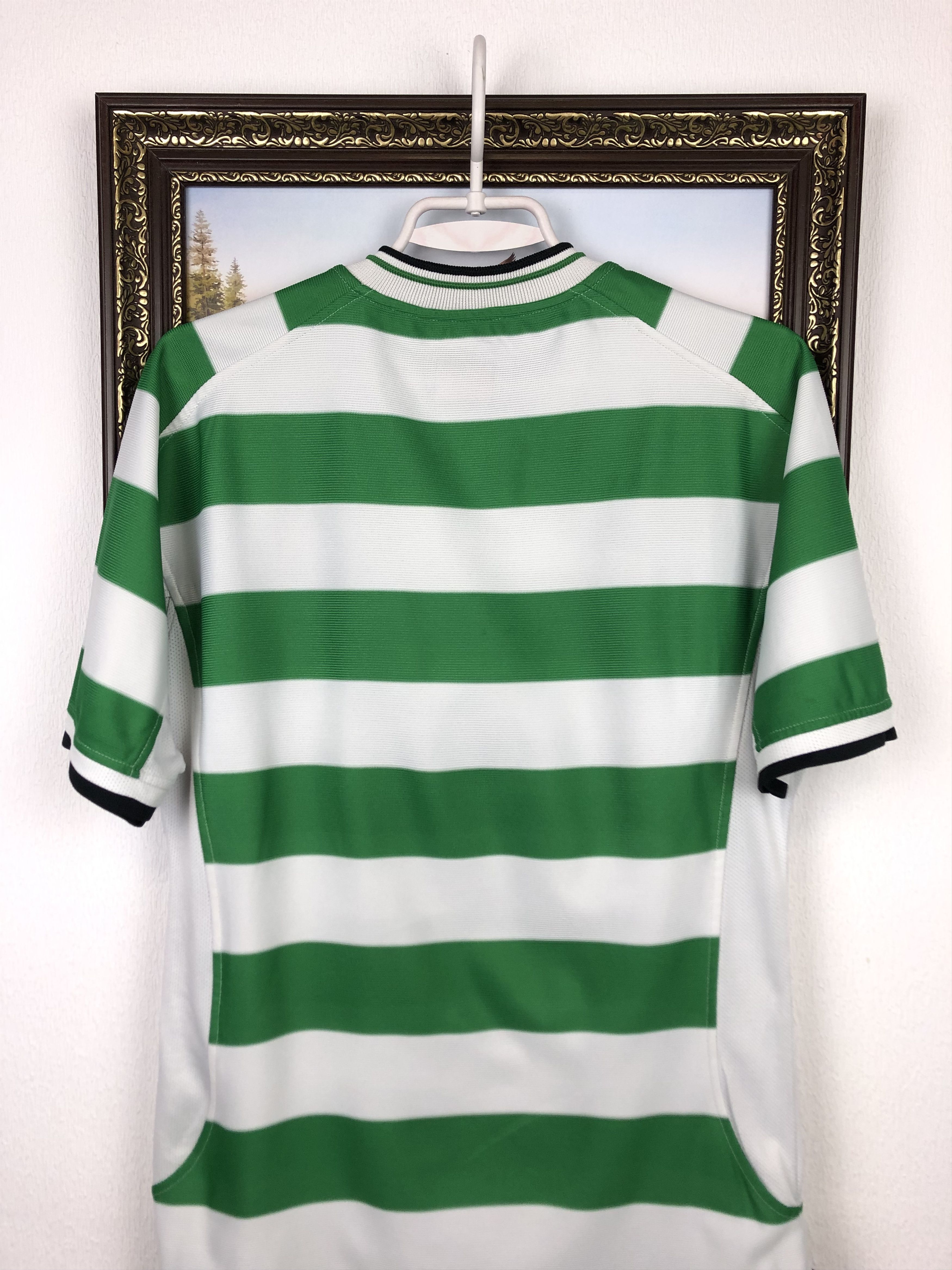 Vintage Celtic Home football shirt 2001 Soccer Umbro Jersey Trikot Size US S / EU 44-46 / 1 - 11 Thumbnail