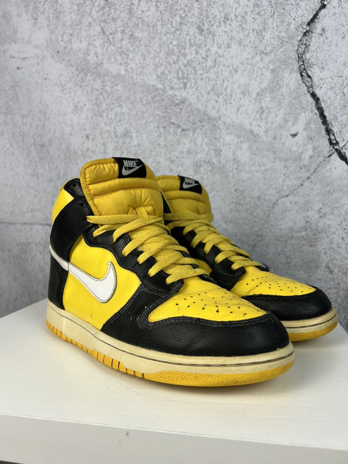 Nike Nike Dunk High Varsity Yellow White Black Wu-Tang Goldenrod Size US 9 / EU 42 - 3 Thumbnail