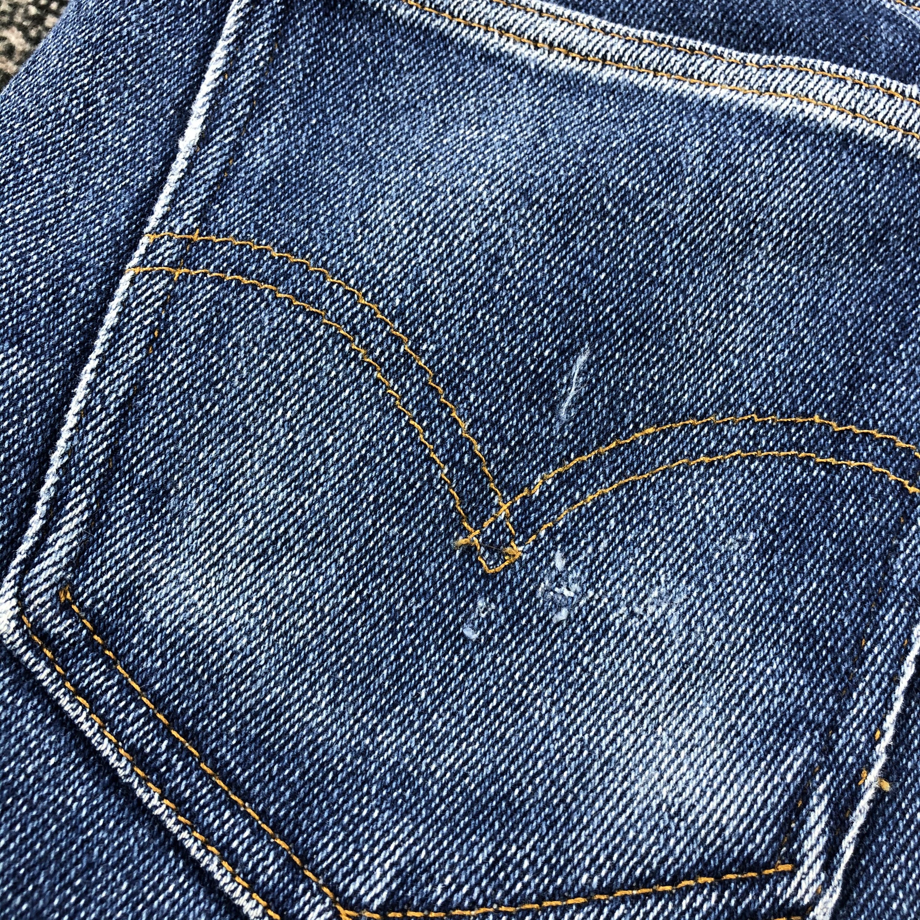 Levi's Vintage Levis 547 Jeans Blue Wash Denim KJ864 Size US 37 - 8 Thumbnail