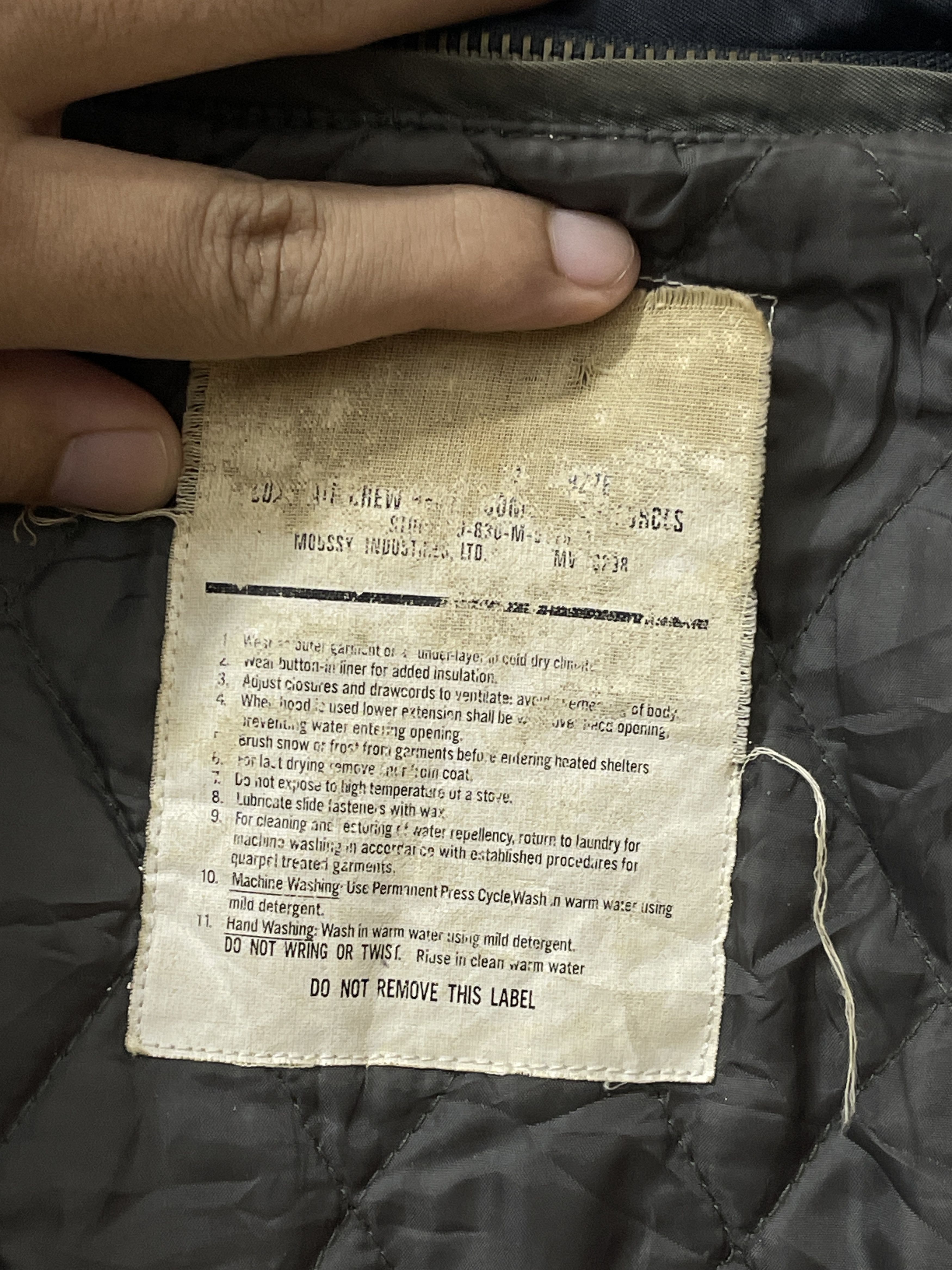 Japanese Brand Azul By Moussy Japan Flying OG Military Bomber Jacket Size US L / EU 52-54 / 3 - 5 Thumbnail