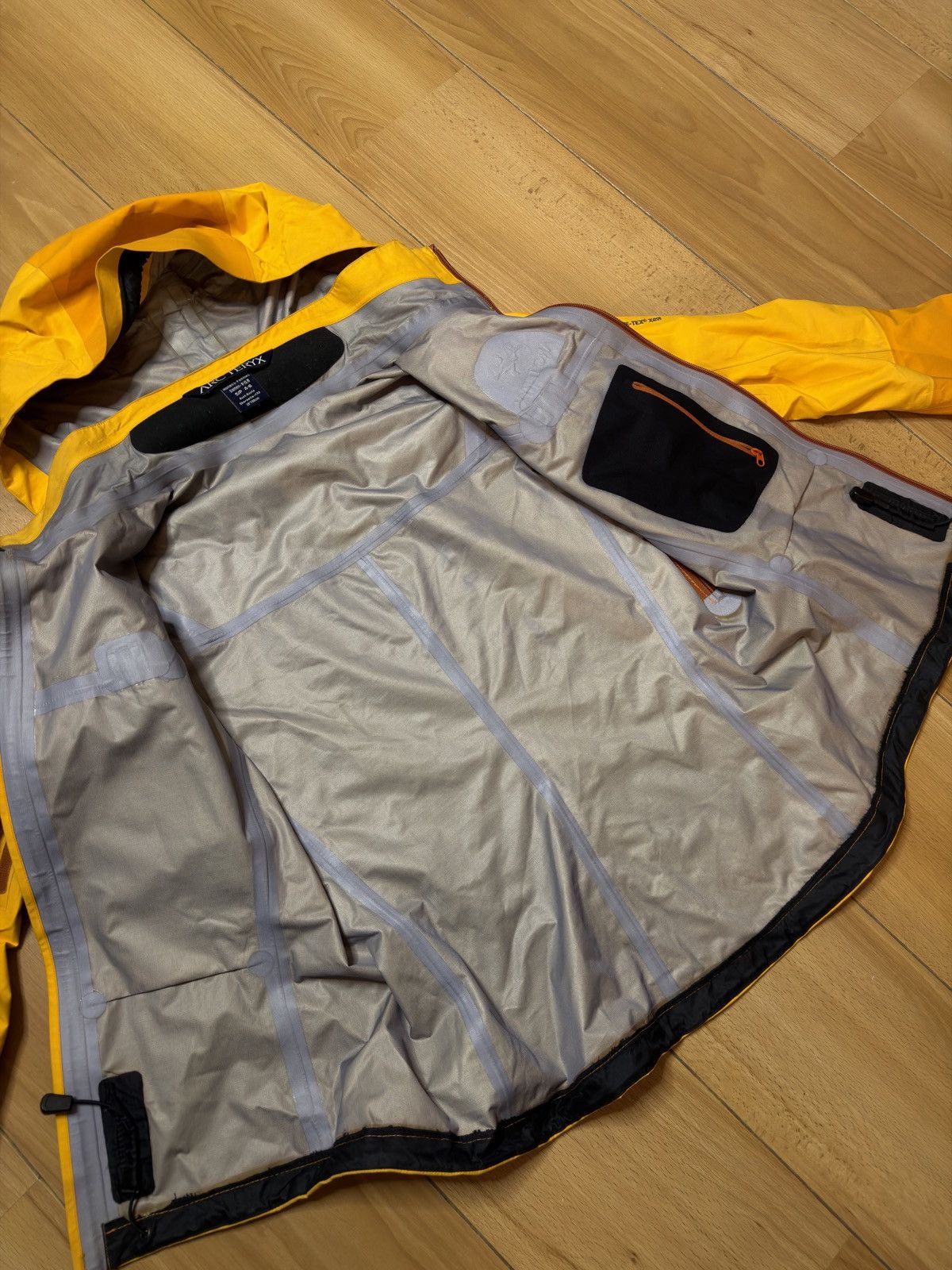 Arc'teryx Arcteryx women ski jacket gore tex Size S / US 4 / IT 40 - 11 Thumbnail