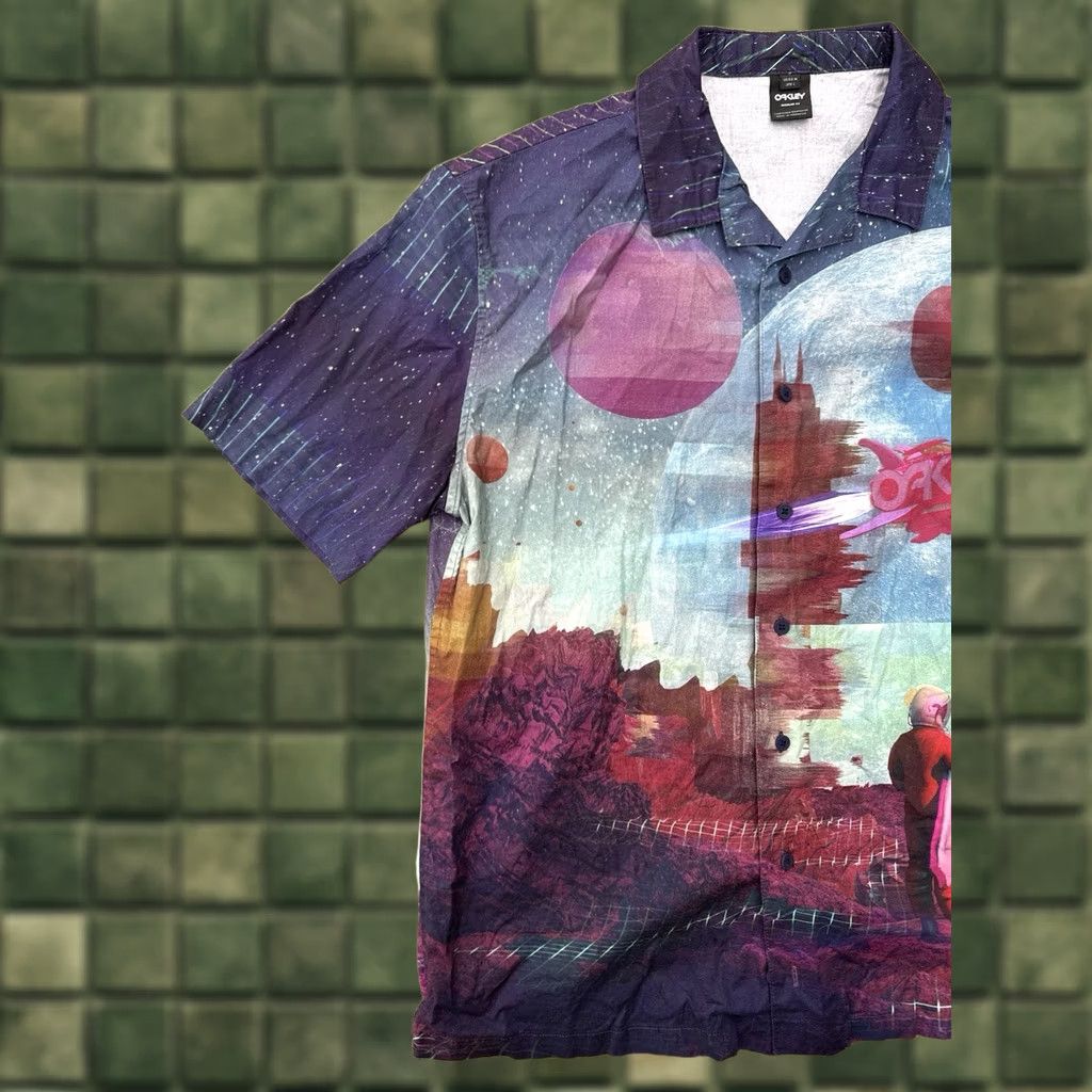 Oakley Oakley Space Surfer AOP Button Up Shirt M Mens Multicolor Polyester Blend Short Sleeve Button-Up Space 2021 FOA401851 Size US M / EU 48-50 / 2 - 1 Thumbnail