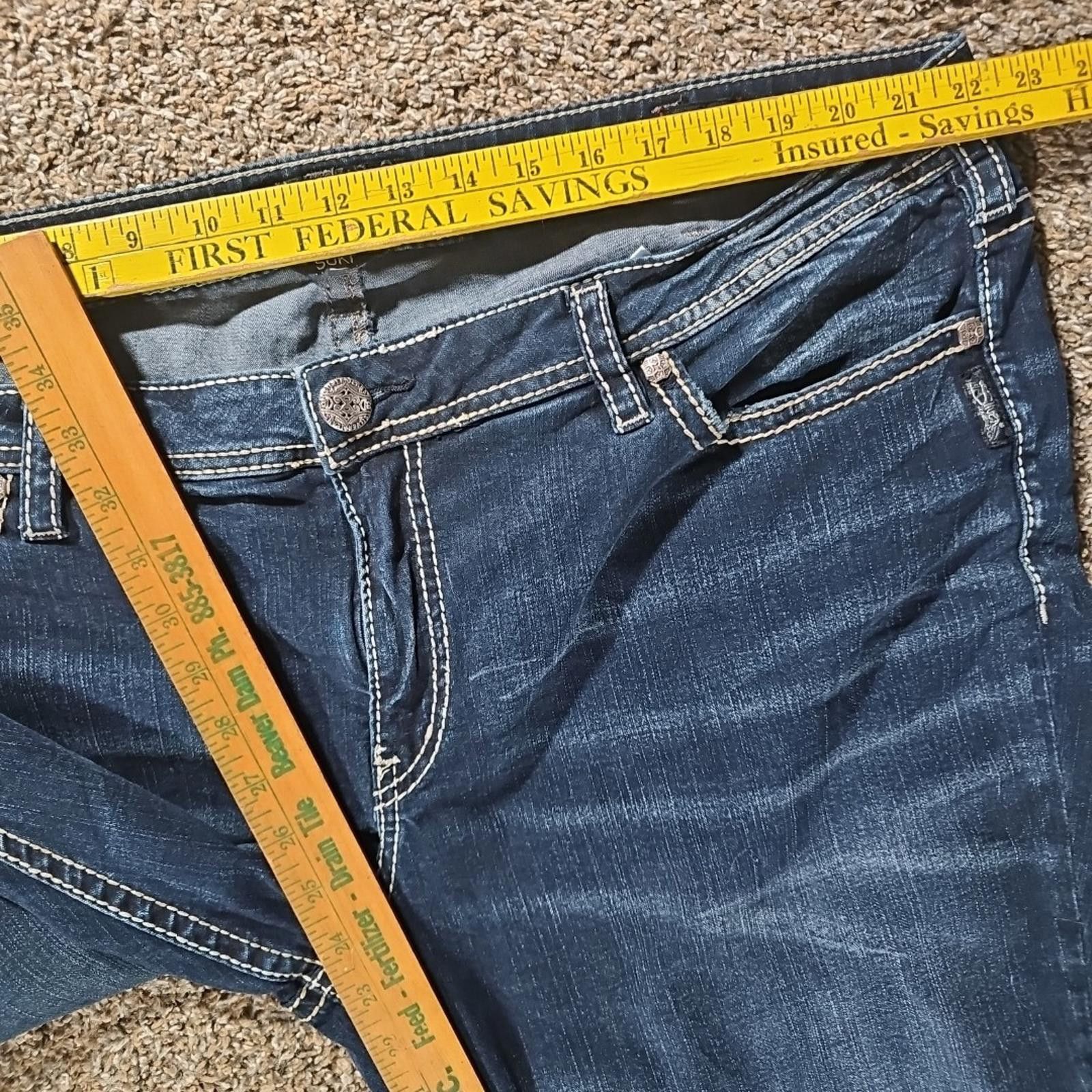 Silver Jeans Co. Silver Jeans Suki Fluid Denim Mid Capri Jeans 24/22½ Size 24" / US 00 / IT 34 - 4 Thumbnail