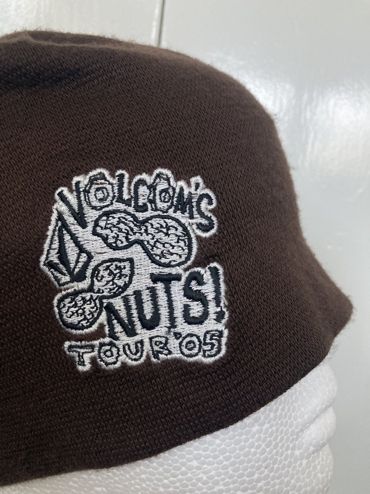 Volcom VOLCOM'S NUTS! TOUR 2005 BROWN BEANIE CAP SKATE VINTAGE Y2K Size ONE SIZE - 8 Thumbnail
