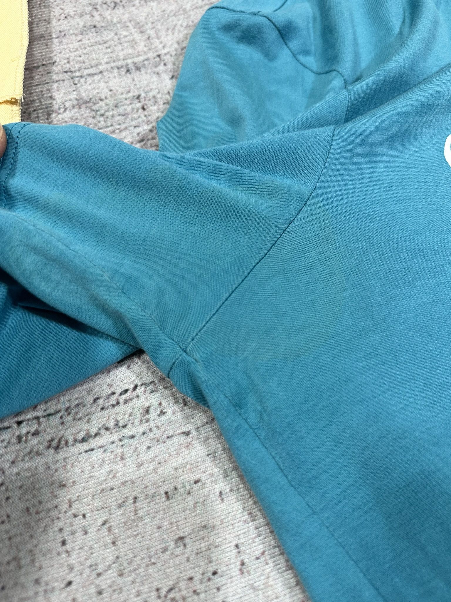 Louis Vuitton Louis Vuitton T-Shirt Feathers LV Logo Print Blue Size M / US 6-8 / IT 42-44 - 10 Thumbnail