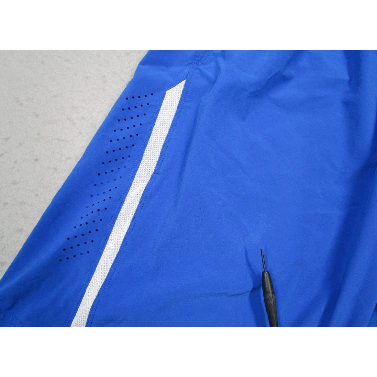 Nike Nike Shorts Mens Large Blue 11" Active Lightweight Drawstring Pockets Polyester Spandex Short Running Beach Sports | Mens | Size L | Blue Size US 33 - 7 Thumbnail