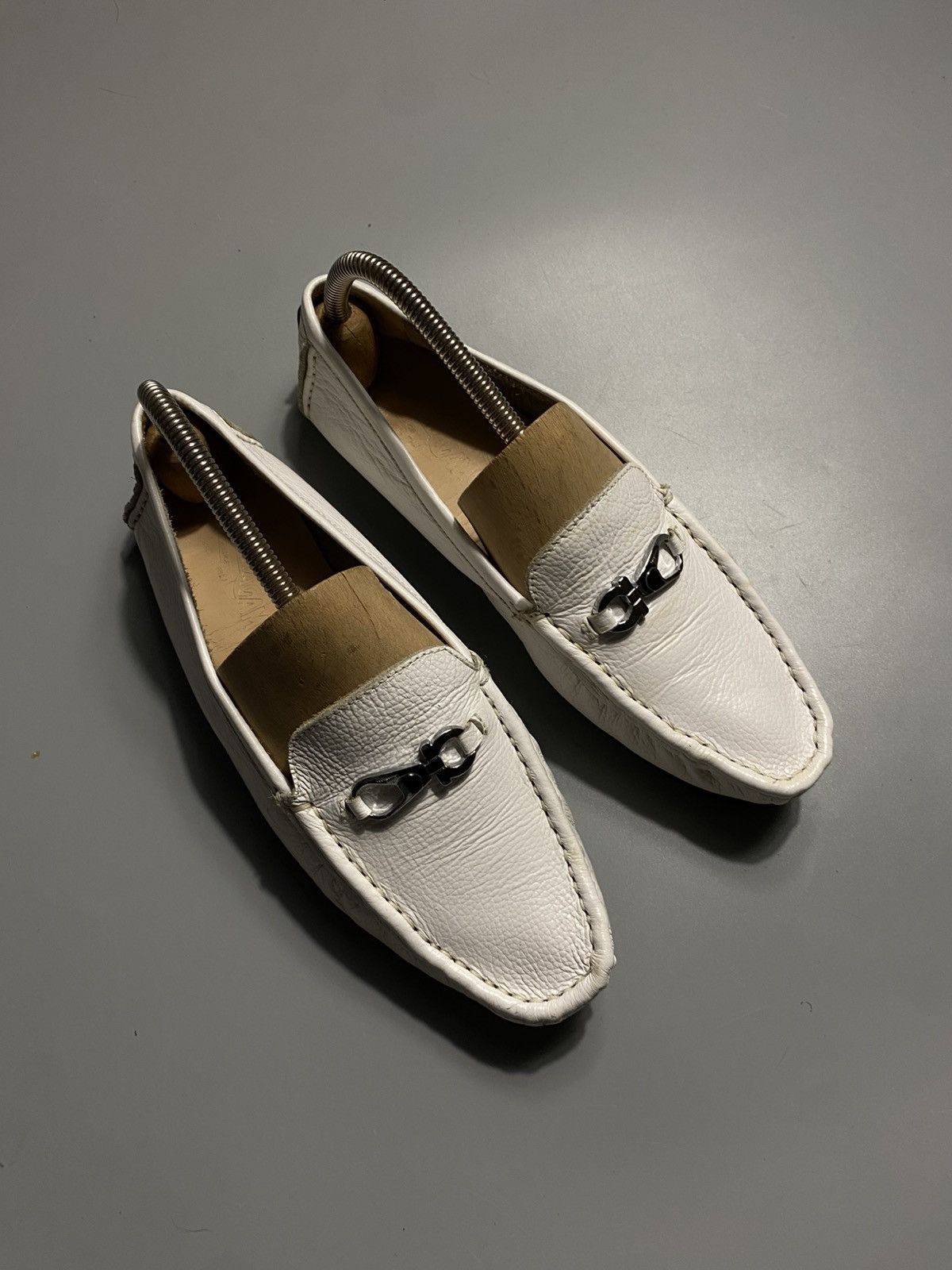 Salvatore Ferragamo Salvatore Ferragamo white leather loafers shoes Size US 9 / IT 39 - 1 Thumbnail
