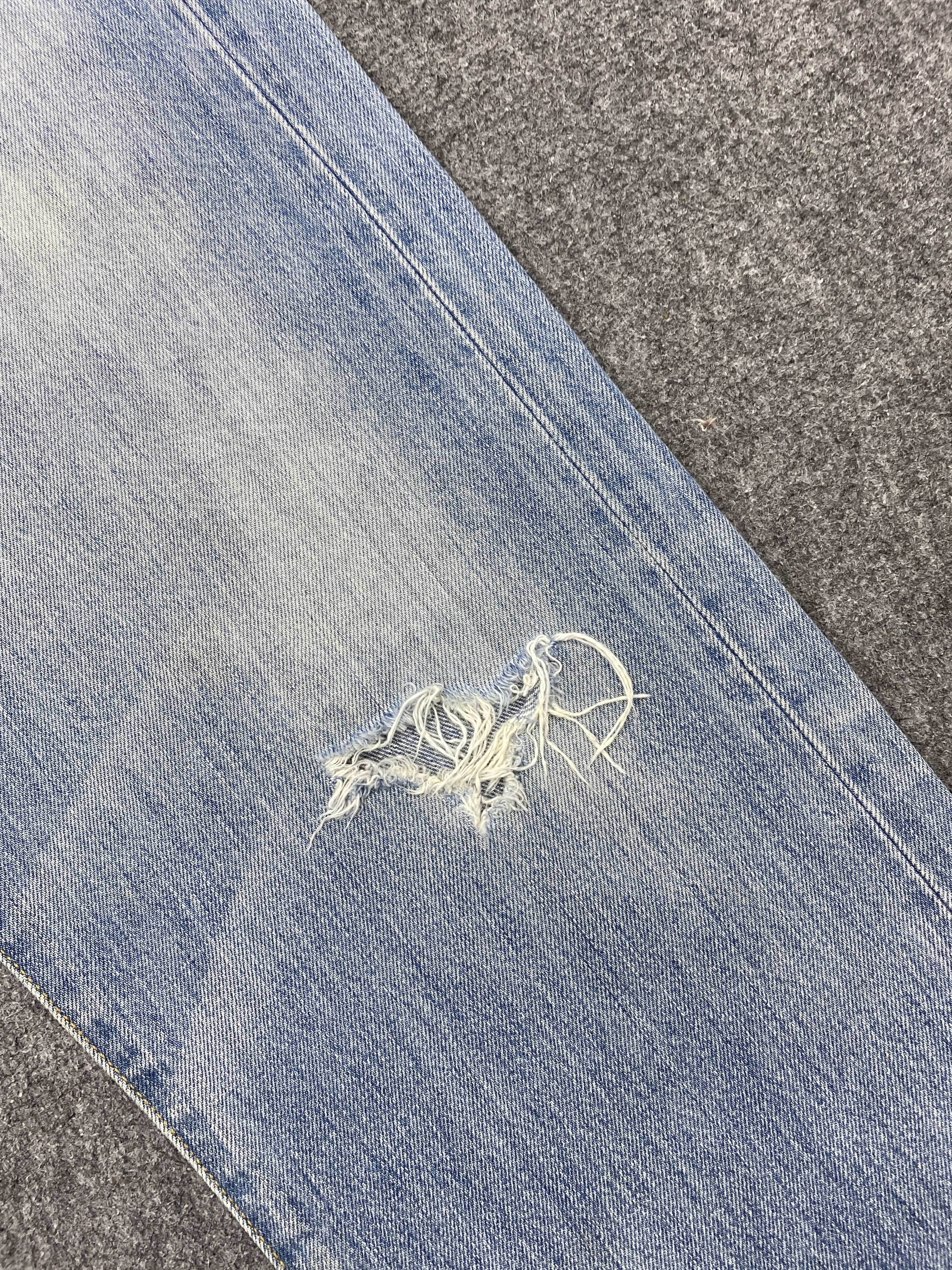 Levi's × Vintage Distressed Vintage Levi's 501 Light Blue Jeans Size US 34 / EU 50 - 11 Thumbnail
