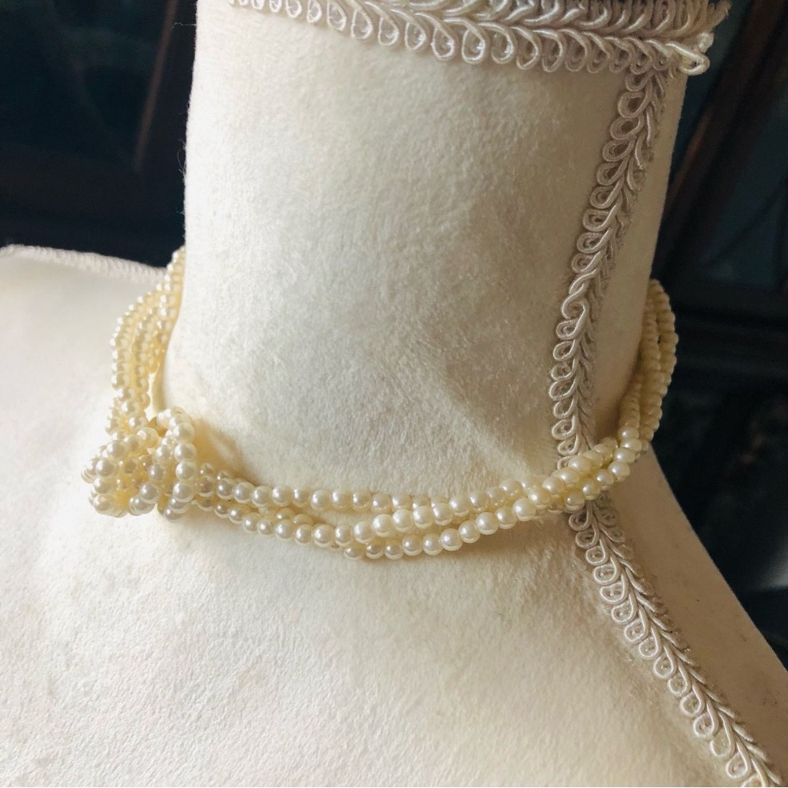 Vintage Vintage 80s versatile triple strand cream pearl necklac Size ONE SIZE - 6 Thumbnail