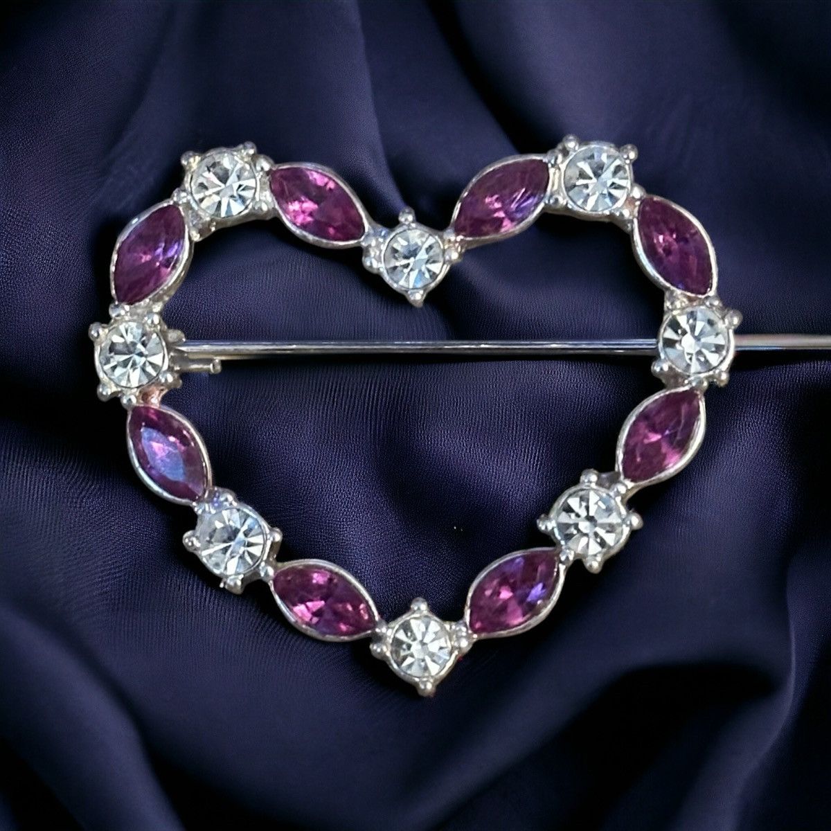 Vintage Vintage silver tone rhinestone heart brooch Size ONE SIZE - 1 Thumbnail