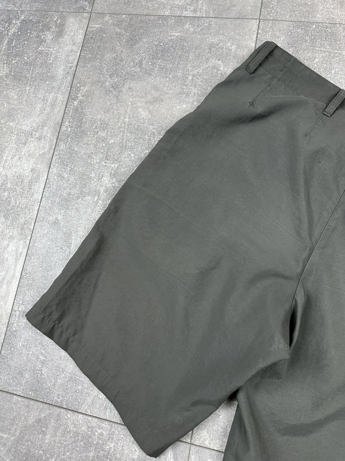 Nike ACG Nike Acg Outdoor Life Small Tab Logo Short Size US 32 / EU 48 - 12 Thumbnail