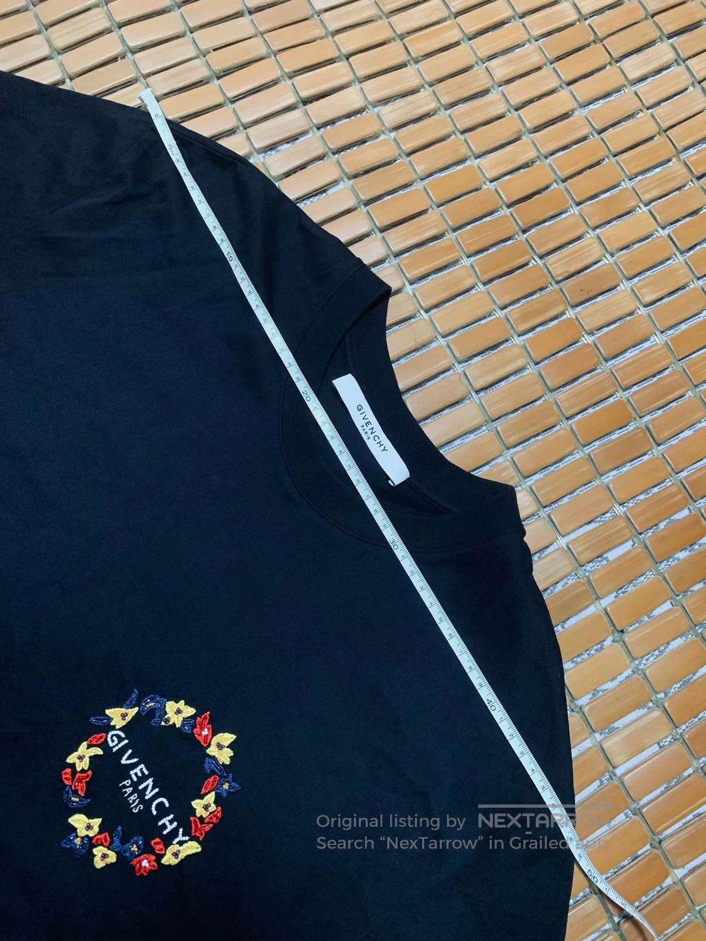 Givenchy Givenchy Beaded Floral Embroidery Tee. Size XS / US 0-2 / IT 36-38 - 6 Thumbnail