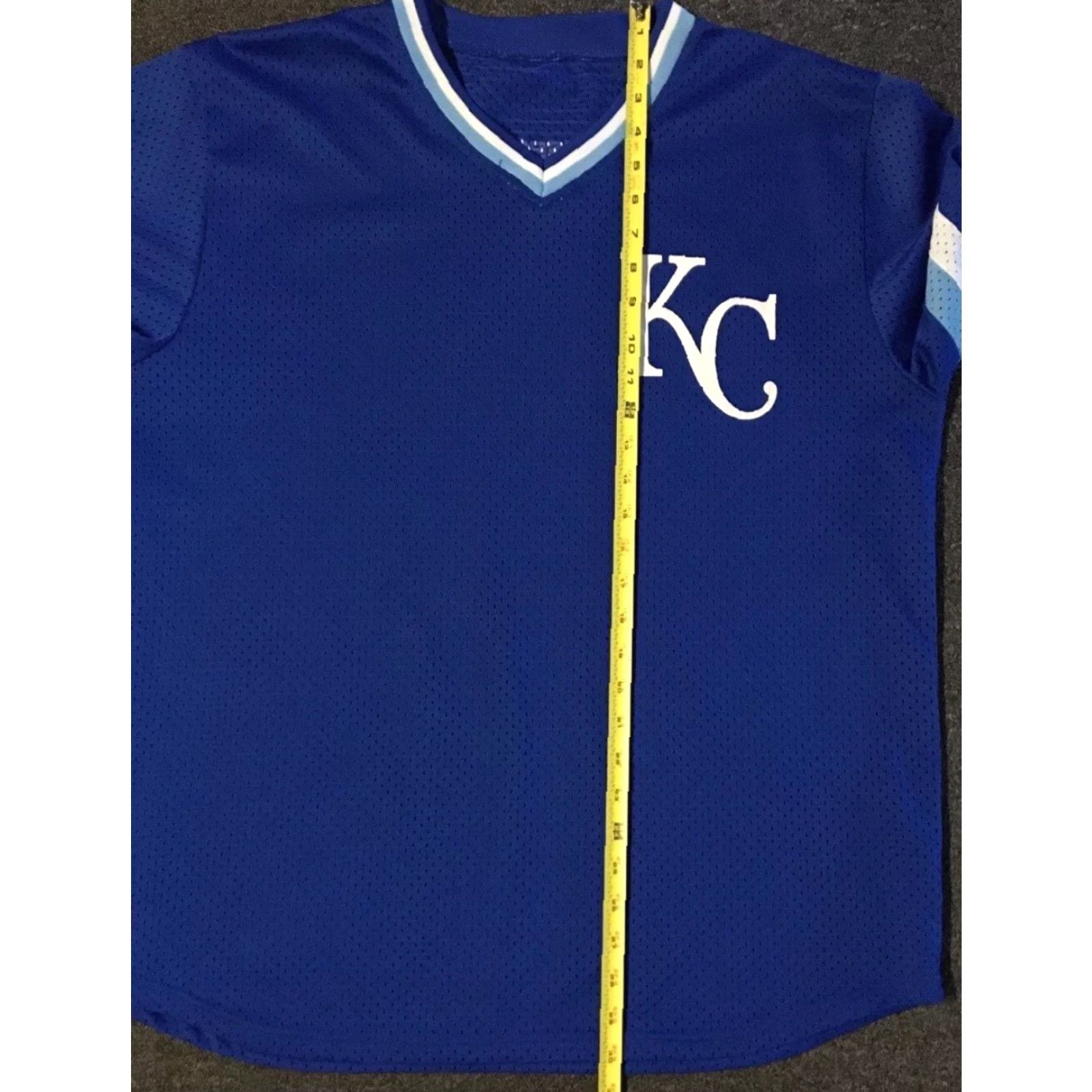 Vintage VINTAGE Kansas City Royals Shirt XL Blue World Series Crew Neck Short Sleeve Graphic Tee 90s 80s College Sports USA Men Size US XL / EU 56 / 4 - 6 Thumbnail