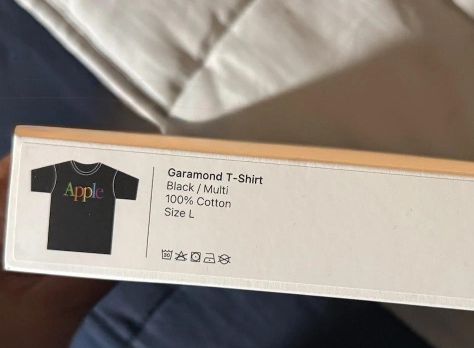 Apple Apple Garamond T‑Shirt Black Multi – Size L – New Sealed Box Size US L / EU 52-54 / 3 - 1 Thumbnail