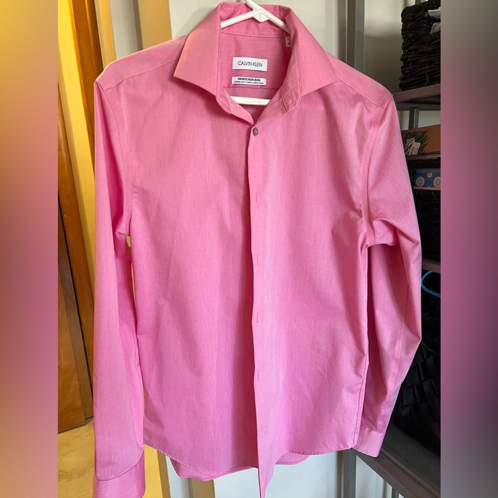 Calvin Klein Calvin Klein men's button down size 15(m) 32/33 Size US M / EU 48-50 / 2 - 1 Thumbnail