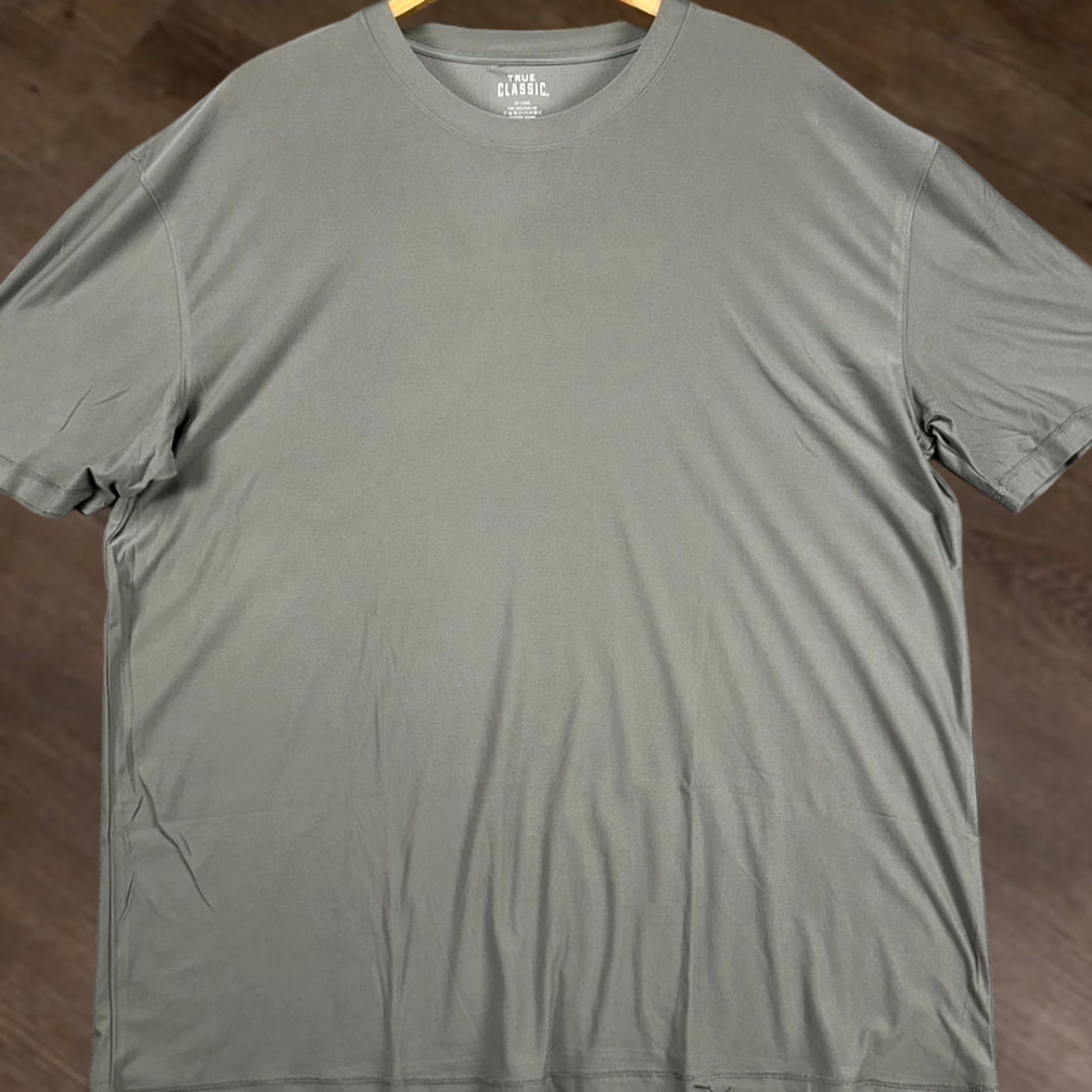 Vintage TRUE CLASSIC T-Shirt Mens 2XL Light Gray Short Sleeve Crewneck Moisture Wicking Stretch Tagless Logo Tee Size US XXL / EU 58 / 5 - 1 Thumbnail