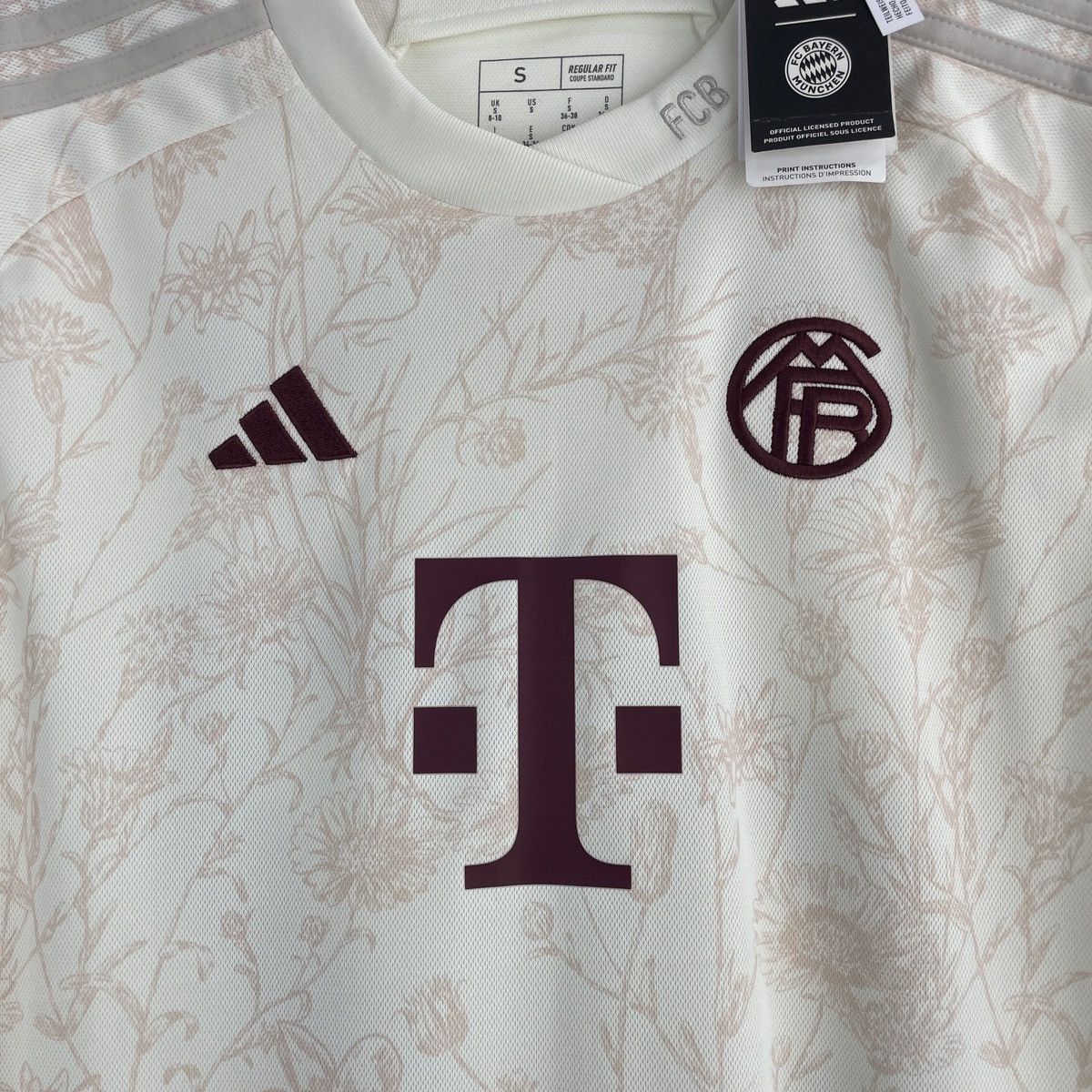 Adidas Bayern Munich Jamal Musiala Third Jersey Women’s 2022/2023 Size S / US 4 / IT 40 - 3 Thumbnail