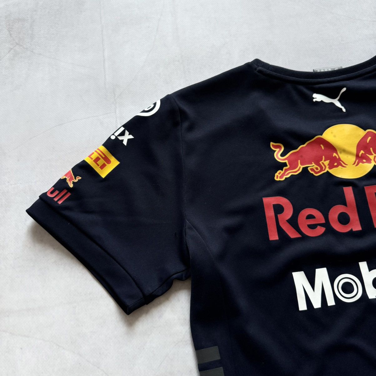 Red Bull Red Bull Puma Formula 1 Ferrari Mercedes Shirt Jersey Y2K Size US S / EU 44-46 / 1 - 9 Thumbnail