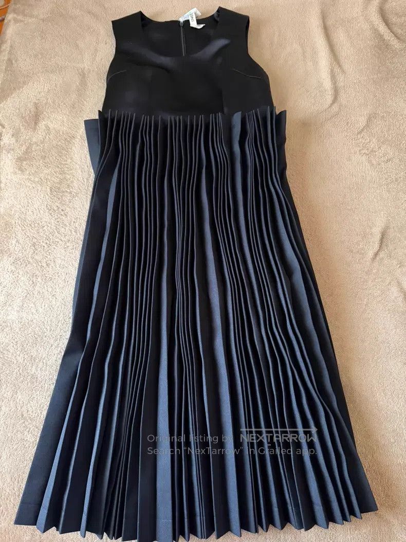 Comme des Garcons Comme des Garcons 3D pleated dress Size XS / US 0-2 / IT 36-38 - 1 Thumbnail