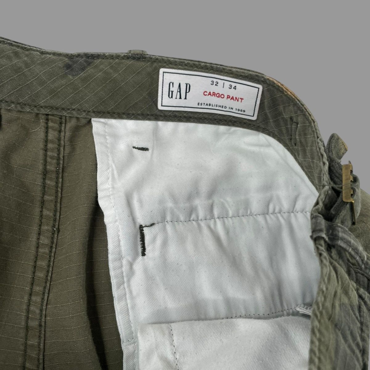 Gap × Vintage Vintage 90s gap camo cargo pants Size US 32 / EU 48 - 5 Thumbnail