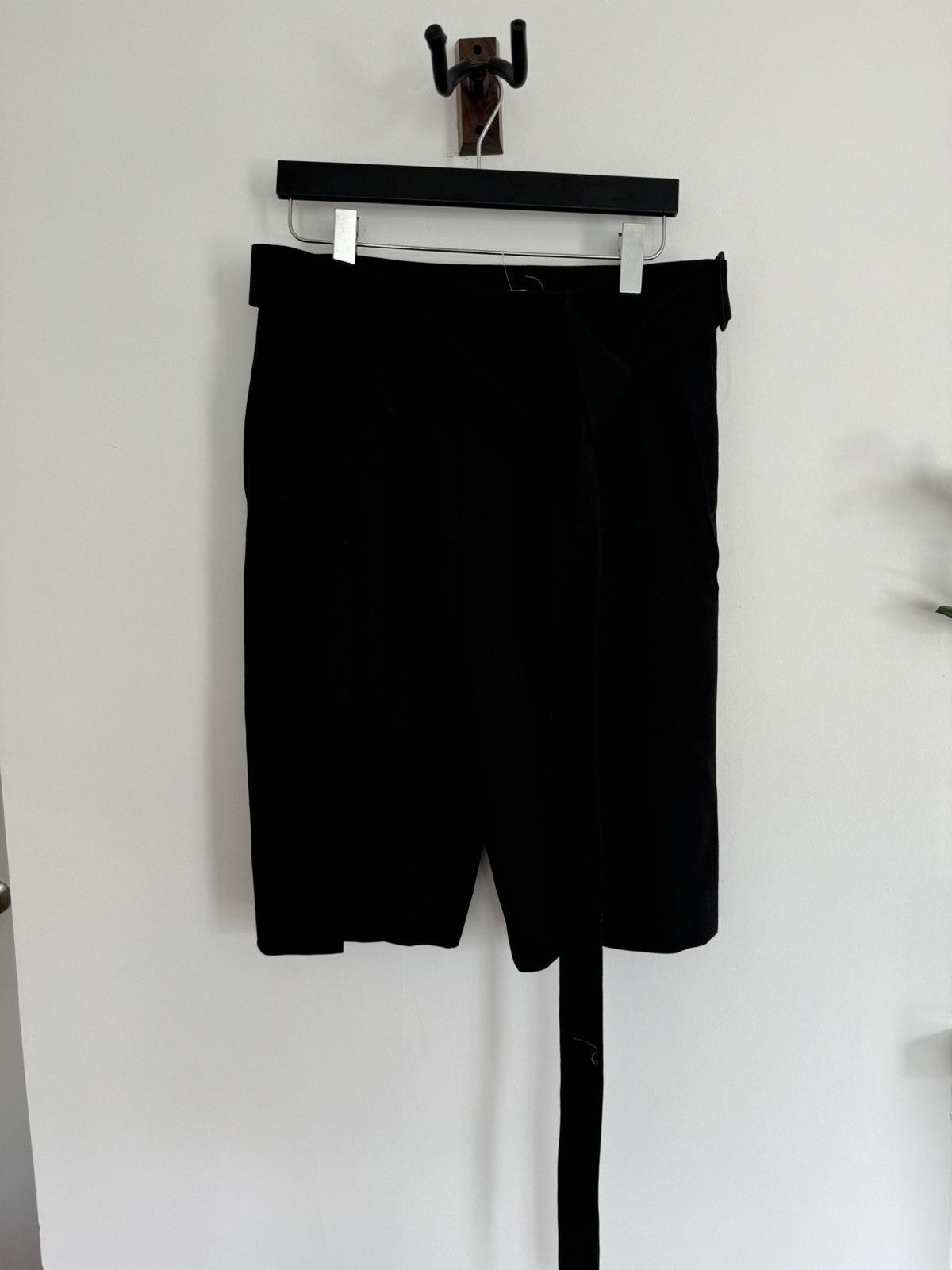 Saint Laurent Paris Pleated Belted Suit shorts Size US 32 / EU 48 - 1 Thumbnail