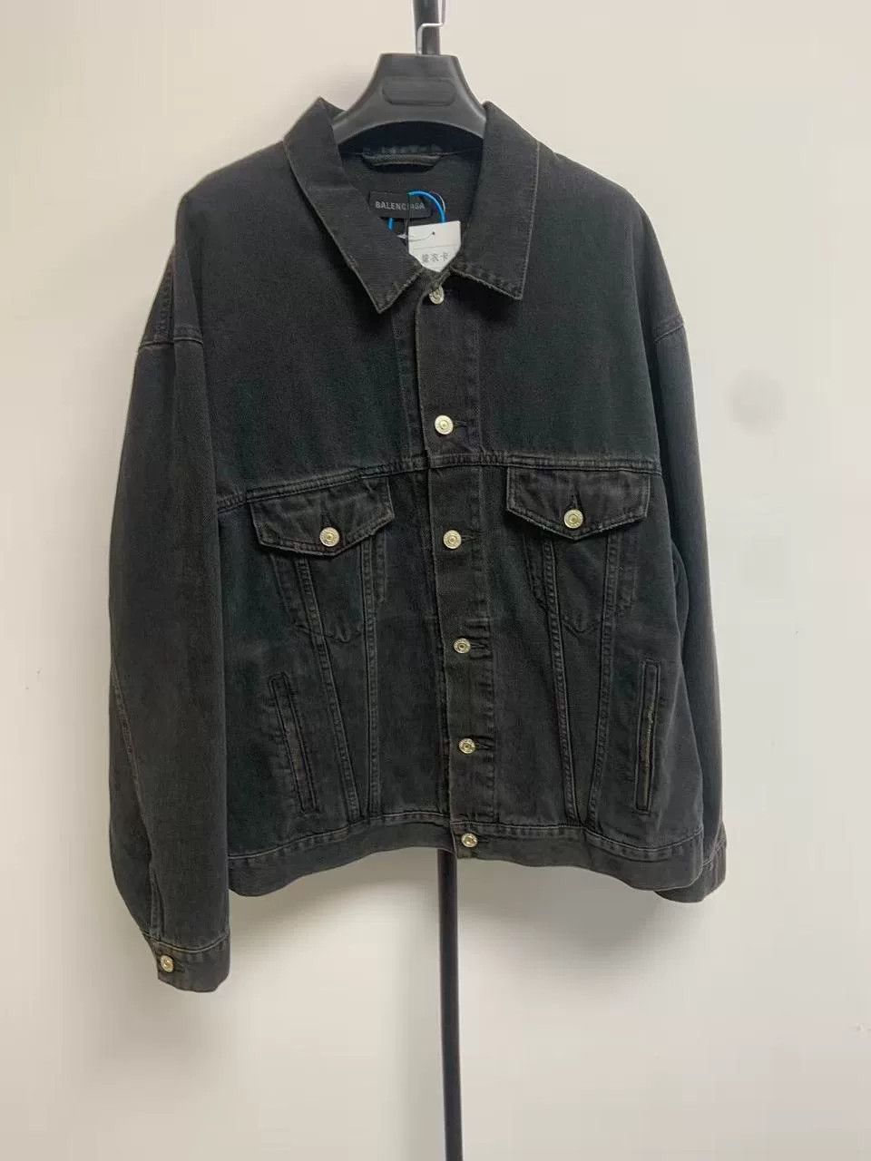 Balenciaga Balenciaga Spray-Painted Black Denim Jacket Size US M / EU 48-50 / 2 - 1 Thumbnail