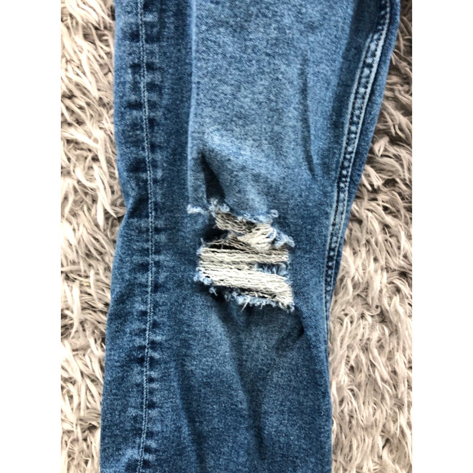 H&M H&M Jeans Regular Size 6 Womens Medium Wash Blue Ankle Rise Mid 8.5-10.5 In Denim Pocket Zipper Button Belt Loops 5-Pocket Style VINTAGE? Size 28" / US 6 / IT 42 - 6 Thumbnail
