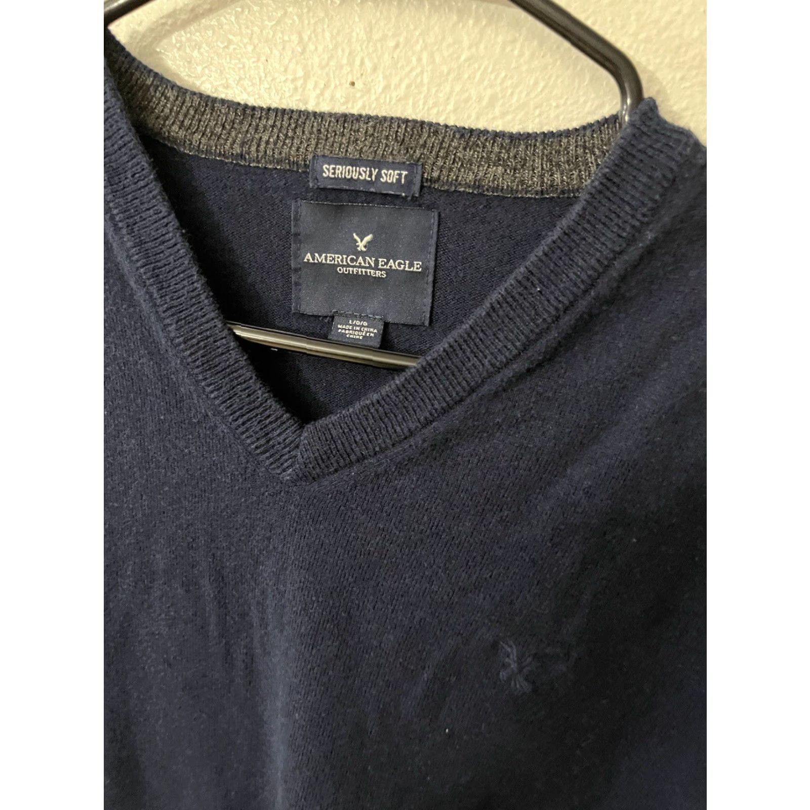 American Eagle Outfitters AMERICAN EAGLE Seriously Soft V-Neck Sweater Men's Medium Navy Blue Space Theme Size US M / EU 48-50 / 2 - 3 Thumbnail