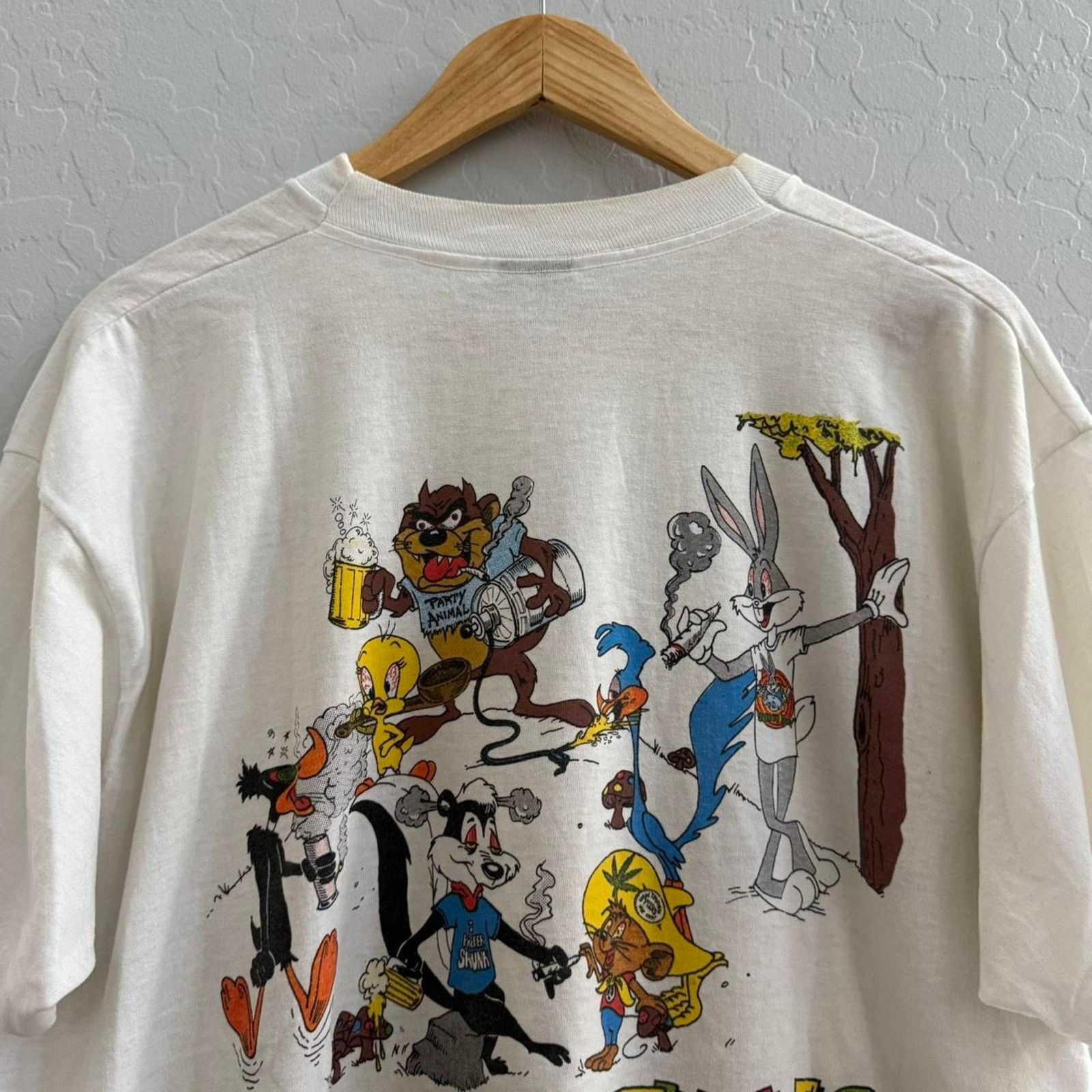 Fruit Of The Loom Vintage 90s looney tunes smoking parody t-shirt Size US XL / EU 56 / 4 - 4 Thumbnail
