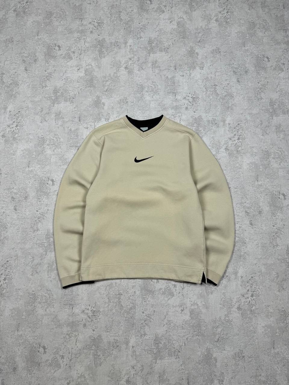 Nike Vintage Nike Y2K Sweatshirt Center Logo Size US S / EU 44-46 / 1 - 1 Thumbnail