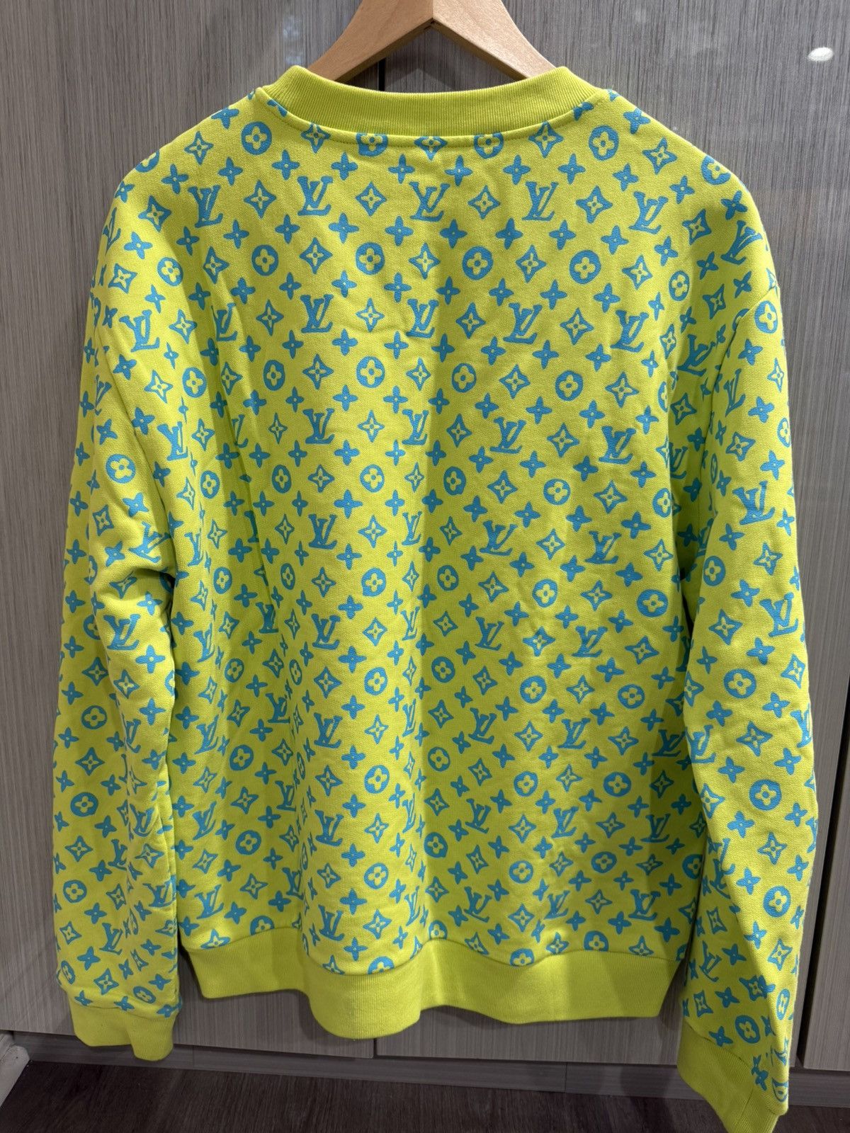 Louis Vuitton Louis Vuitton Yellow Blue Monogram Sweatshirt Size US L / EU 52-54 / 3 - 3 Thumbnail