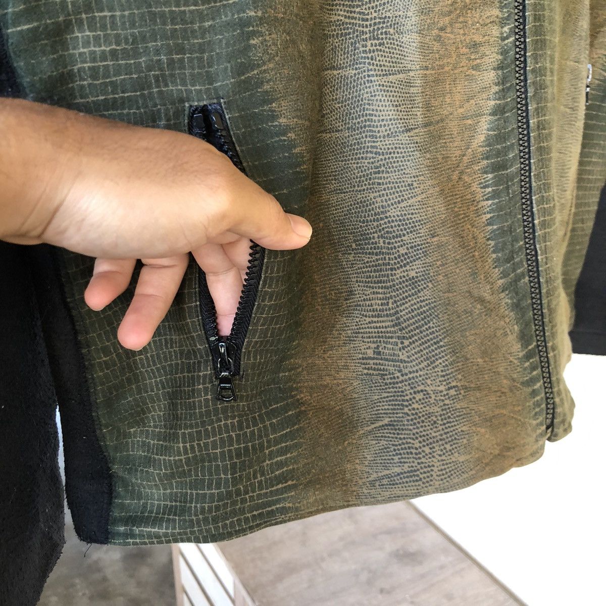 A.P.C. A.P.C Crocodile Skin Print Design Jacket Size US M / EU 48-50 / 2 - 8 Thumbnail