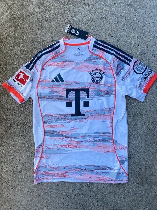 Adidas Adidas jersey away Bayern Munchen 25/26 Olise size M Size US M / EU 48-50 / 2 - 2 Thumbnail
