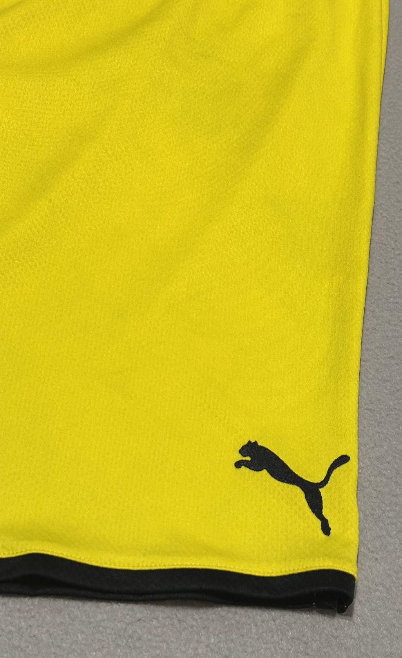 Puma Borussia Dortmund 2019/2020 Puma Football Shorts size M Size US 32 / EU 48 - 5 Thumbnail