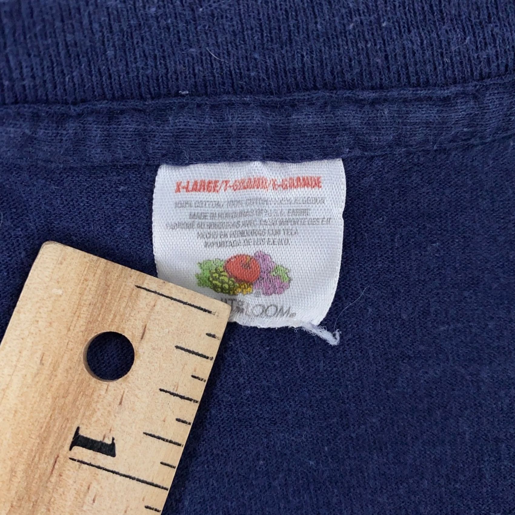 Fruit Of The Loom VINTAGE Fruit of the Loom Shirt Large Navy Blue Pocket Classic Crewneck Heavyweight Size US L / EU 52-54 / 3 - 7 Thumbnail
