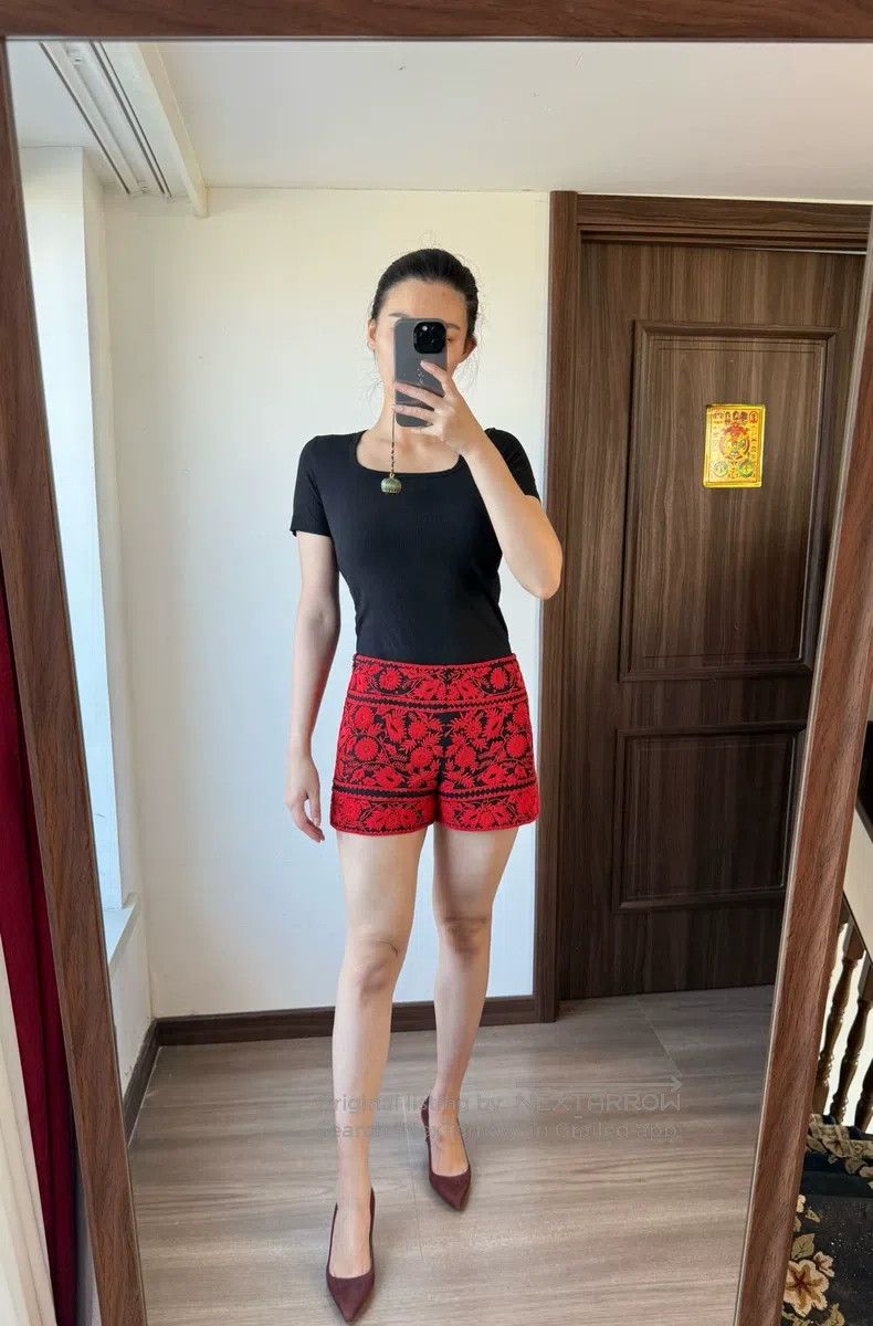 Valentino Valentino Haute couture shorts Size 26" / US 2 / IT 38 - 4 Thumbnail